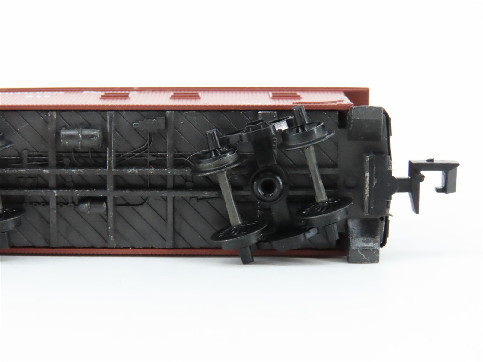 N Scale Kadee Micro-Trains MTL 50071 SP Southern Pacific 34' Caboose #711