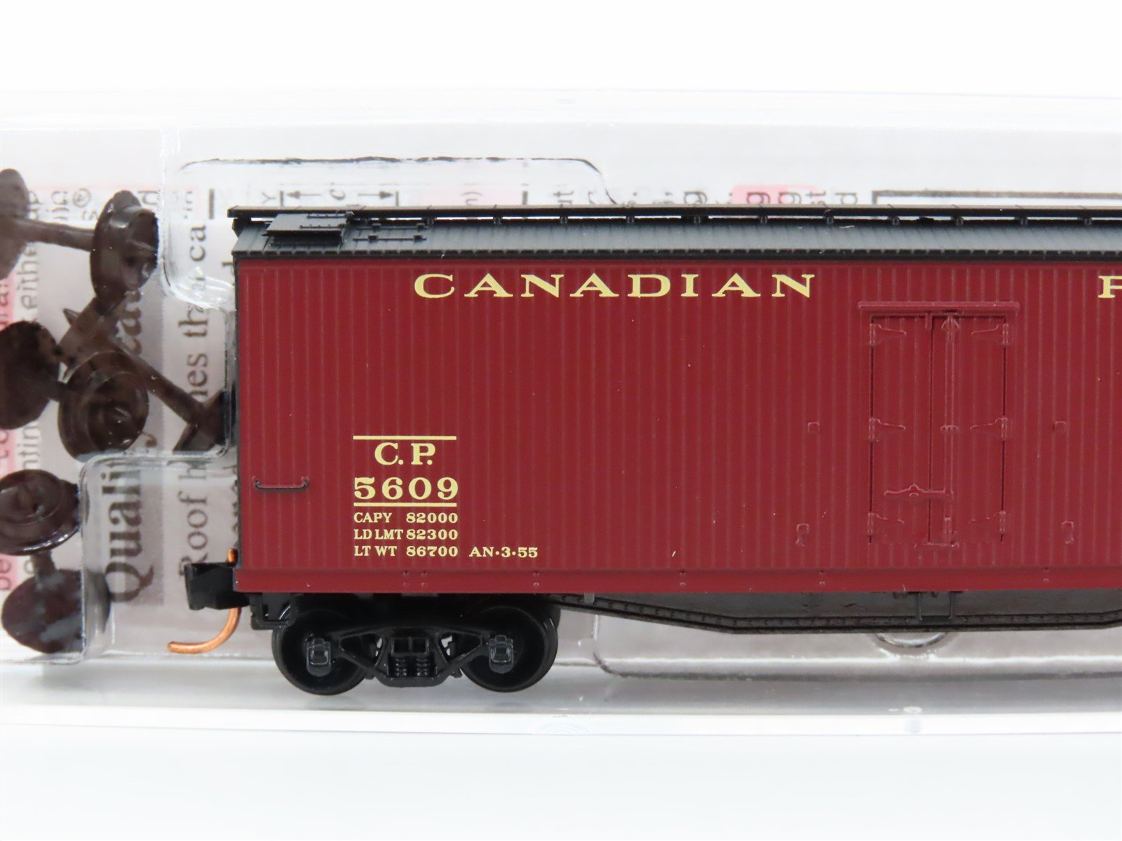 N Scale Micro-Trains MTL 04900530 CP Canadian Pacific 40' Wood Reefer #5609