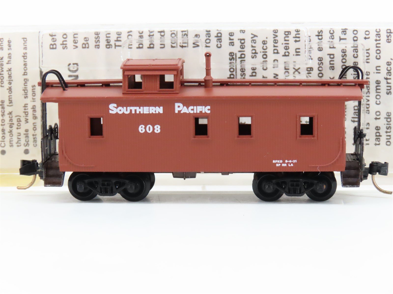 N Scale Kadee Micro-Trains MTL 50070 SP Southern Pacific 34' Caboose #608