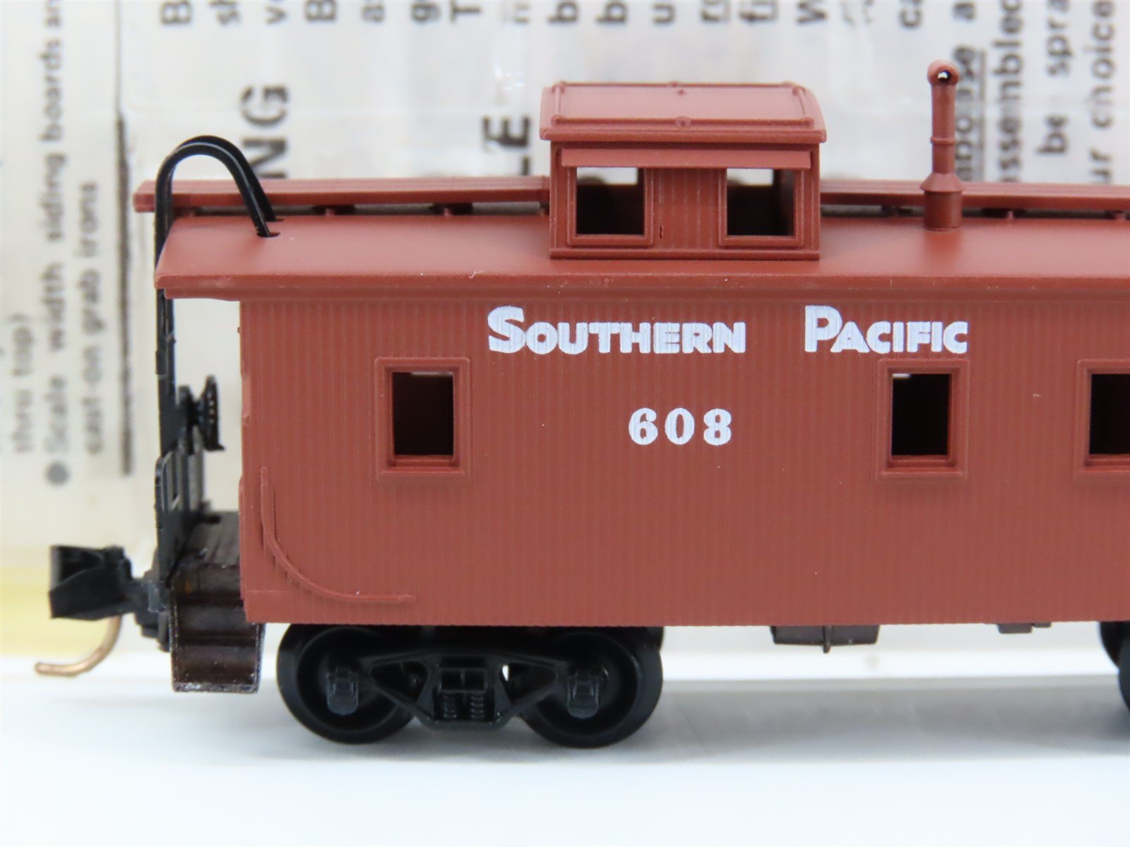 N Scale Kadee Micro-Trains MTL 50070 SP Southern Pacific 34' Caboose #608