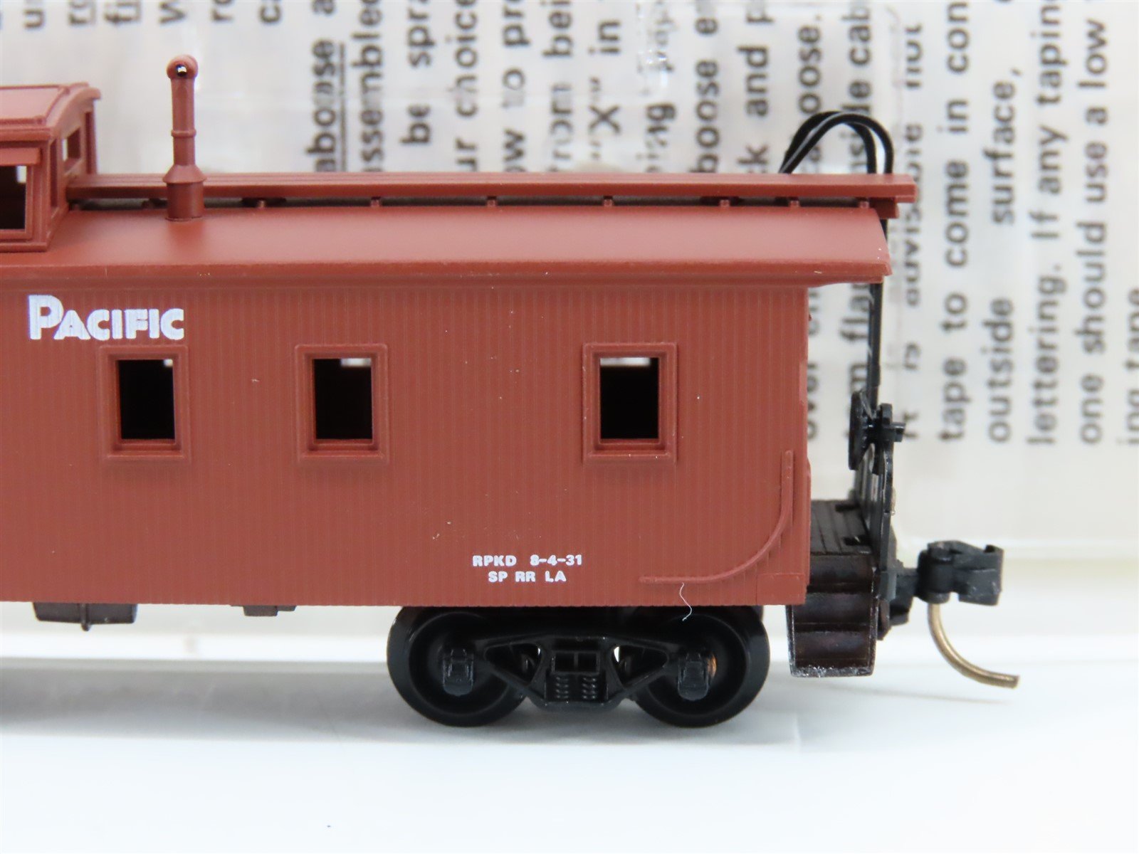 N Scale Kadee Micro-Trains MTL 50070 SP Southern Pacific 34' Caboose #608