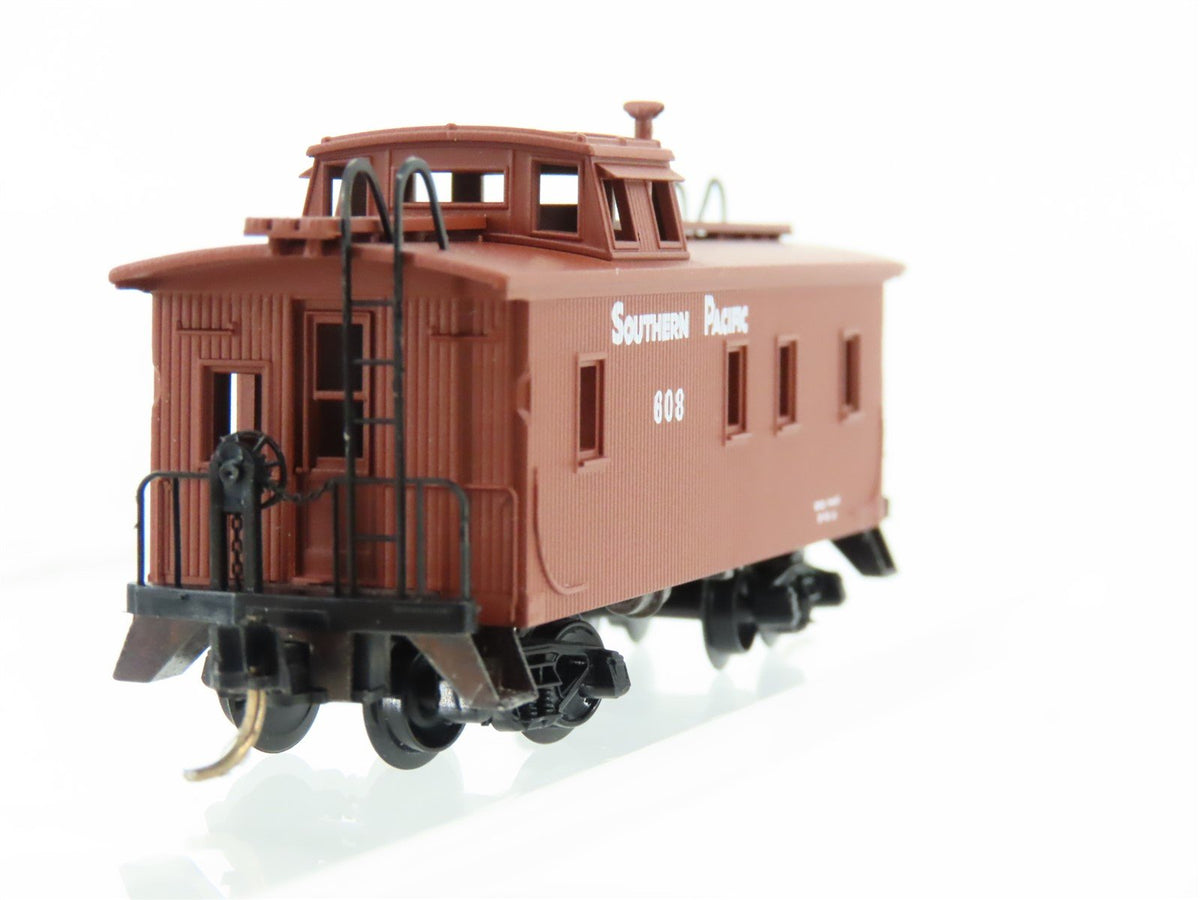 N Scale Kadee Micro-Trains MTL 50070 SP Southern Pacific 34&#39; Caboose #608