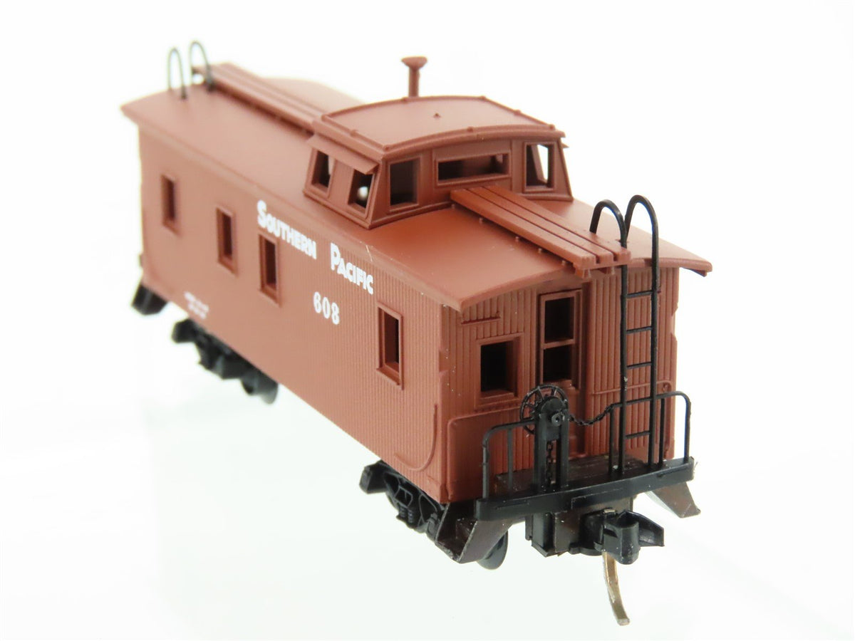 N Scale Kadee Micro-Trains MTL 50070 SP Southern Pacific 34&#39; Caboose #608