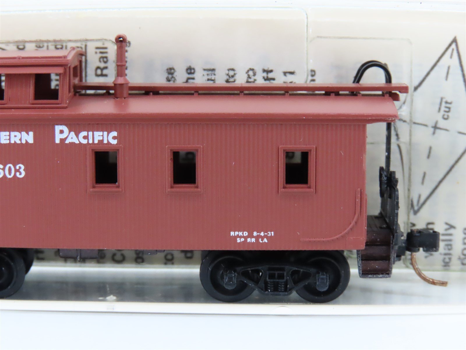 N Scale Kadee Micro-Trains MTL 50070 SP Southern Pacific 34' Caboose #603