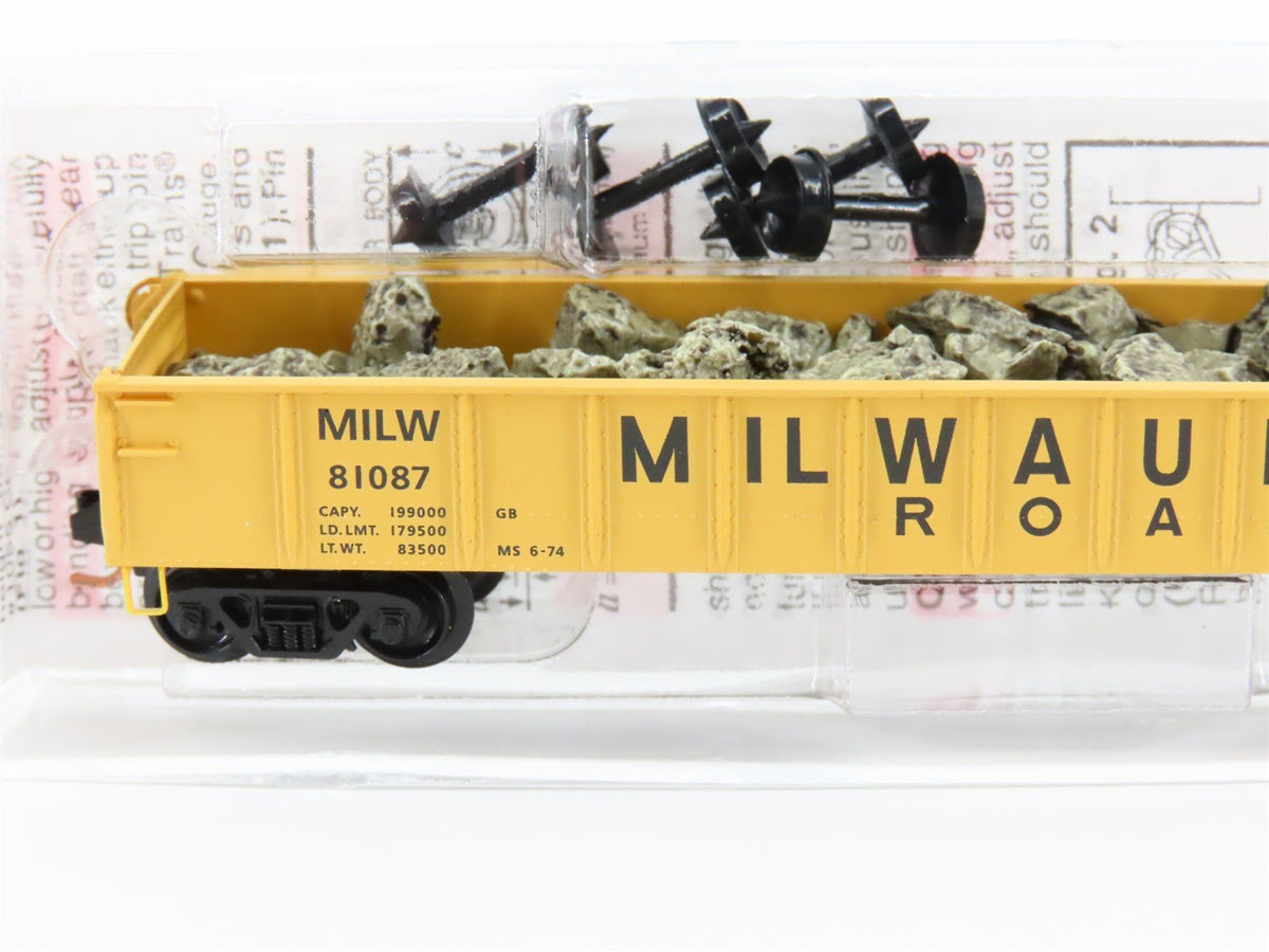 N Scale Micro-Trains MTL 48110.1 MILW Milwaukee Road 50&#39; Gondola #81087 w/ Load