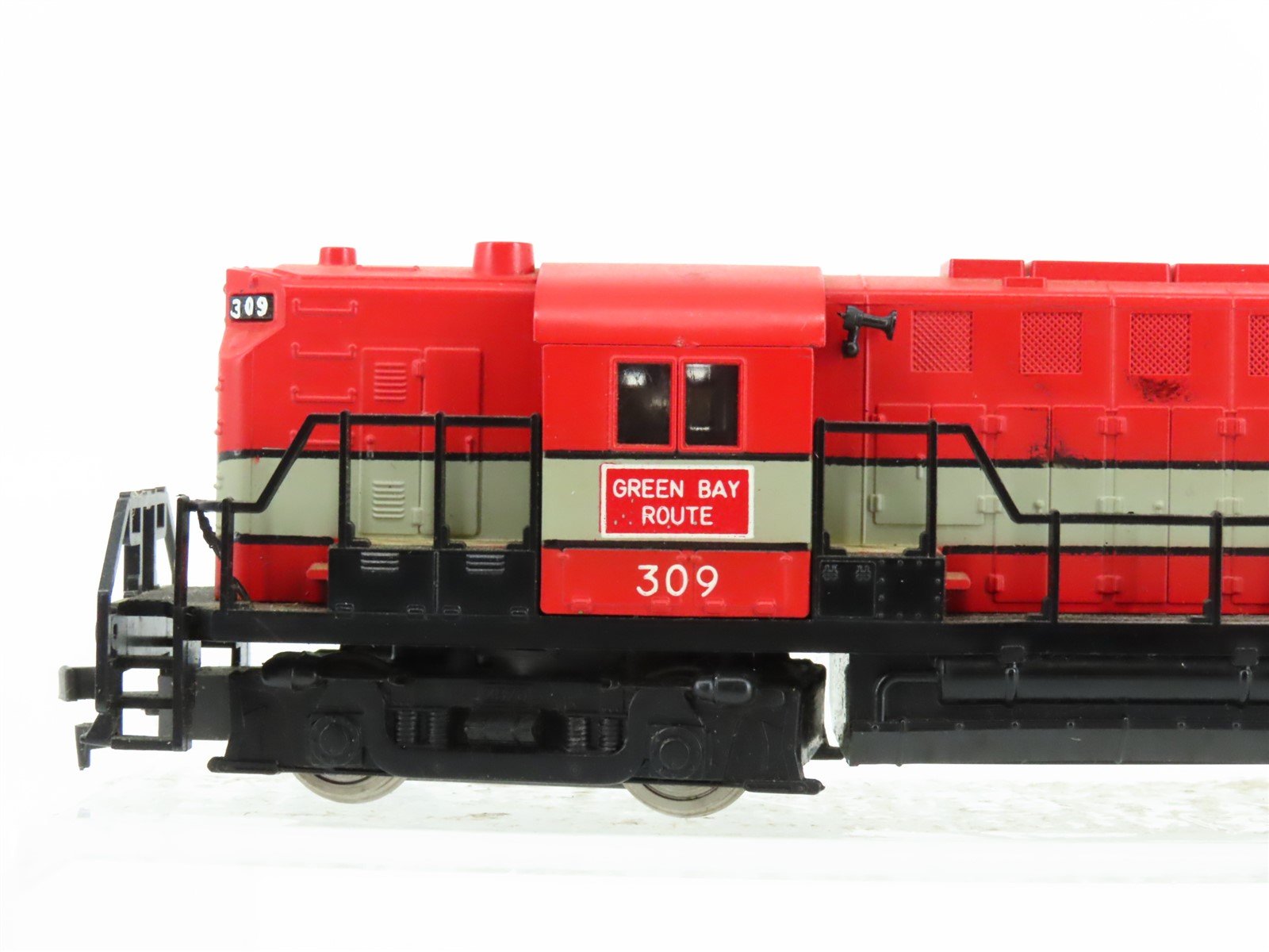 HO Scale Mehano GBW Green Bay Western RS11 Diesel Locomotive #309