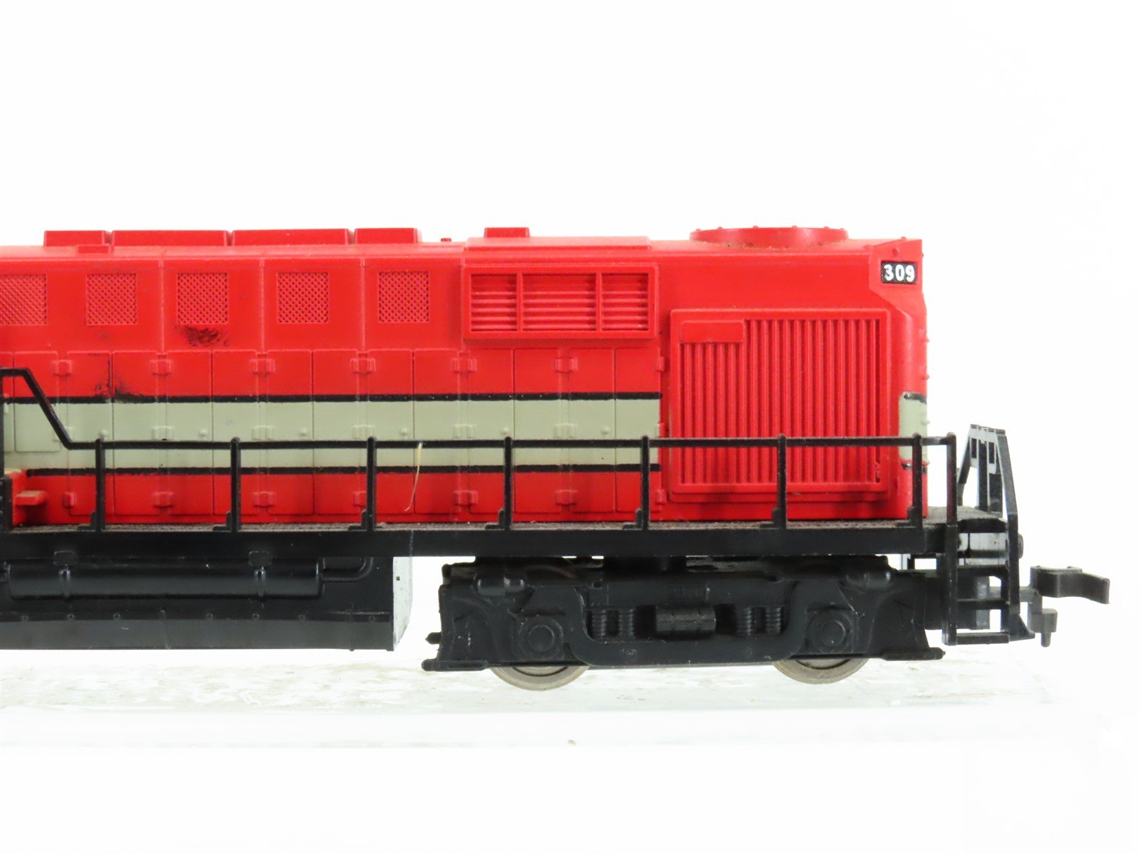 HO Scale Mehano GBW Green Bay Western RS11 Diesel Locomotive #309