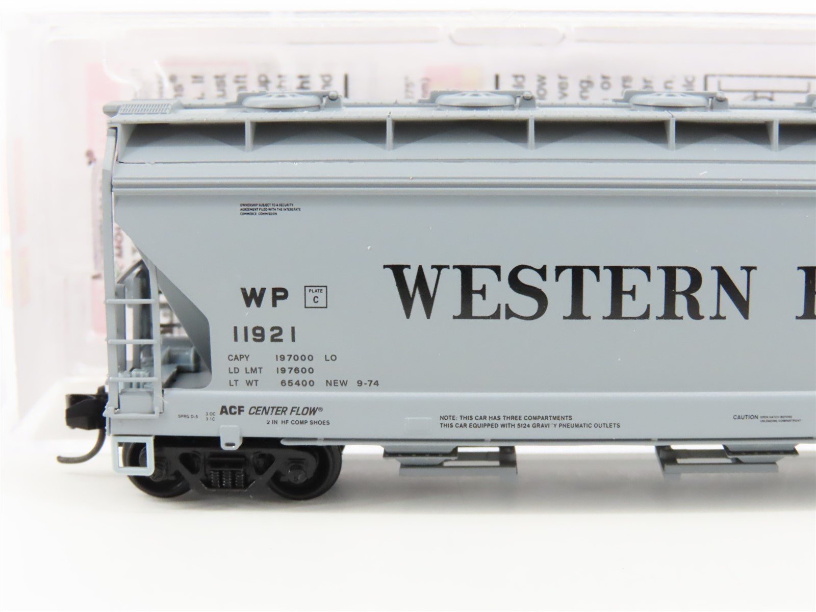 N Scale Micro-Trains MTL 09300170 WP Western Pacific 3-Bay Covered Hopper #11921