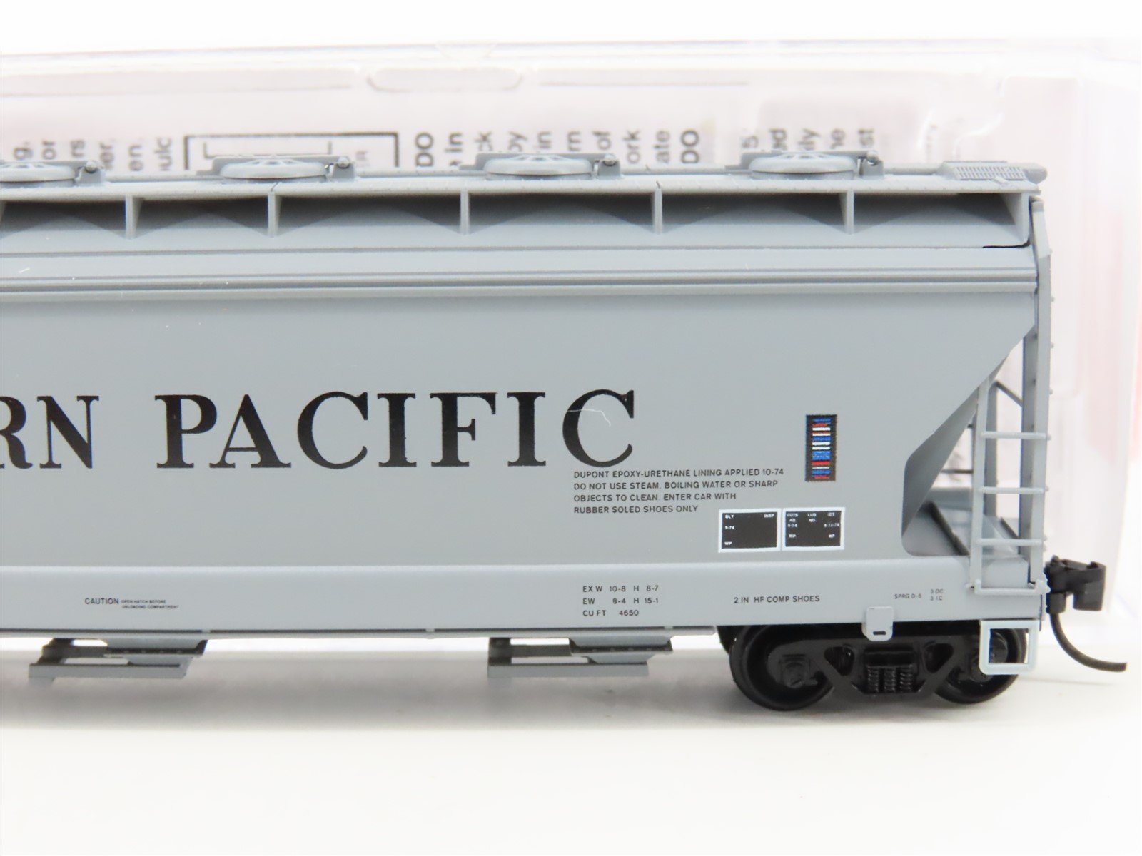 N Scale Micro-Trains MTL 09300170 WP Western Pacific 3-Bay Covered Hopper #11921