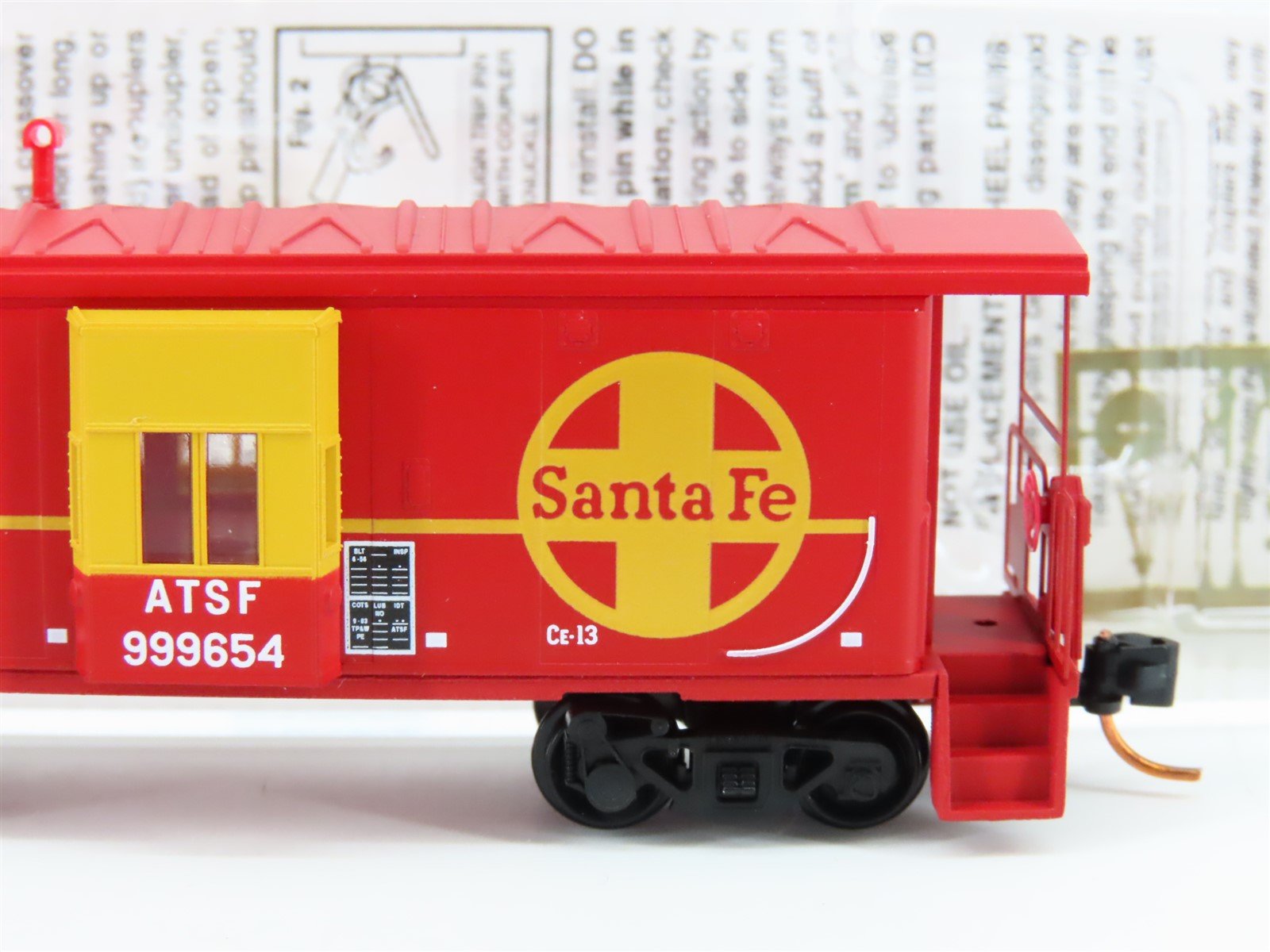 N Scale Micro-Trains MTL 13000100 ATSF Santa Fe Bay Window Caboose #999654