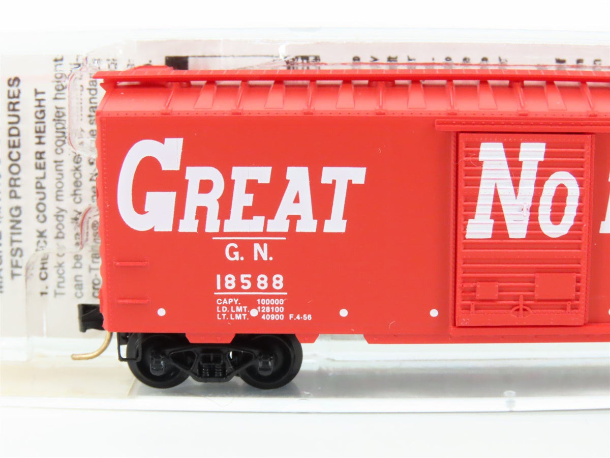 N Scale Micro-Trains MTL 20176 GN Great Northern Circus Train 40&#39; Box Car #18588