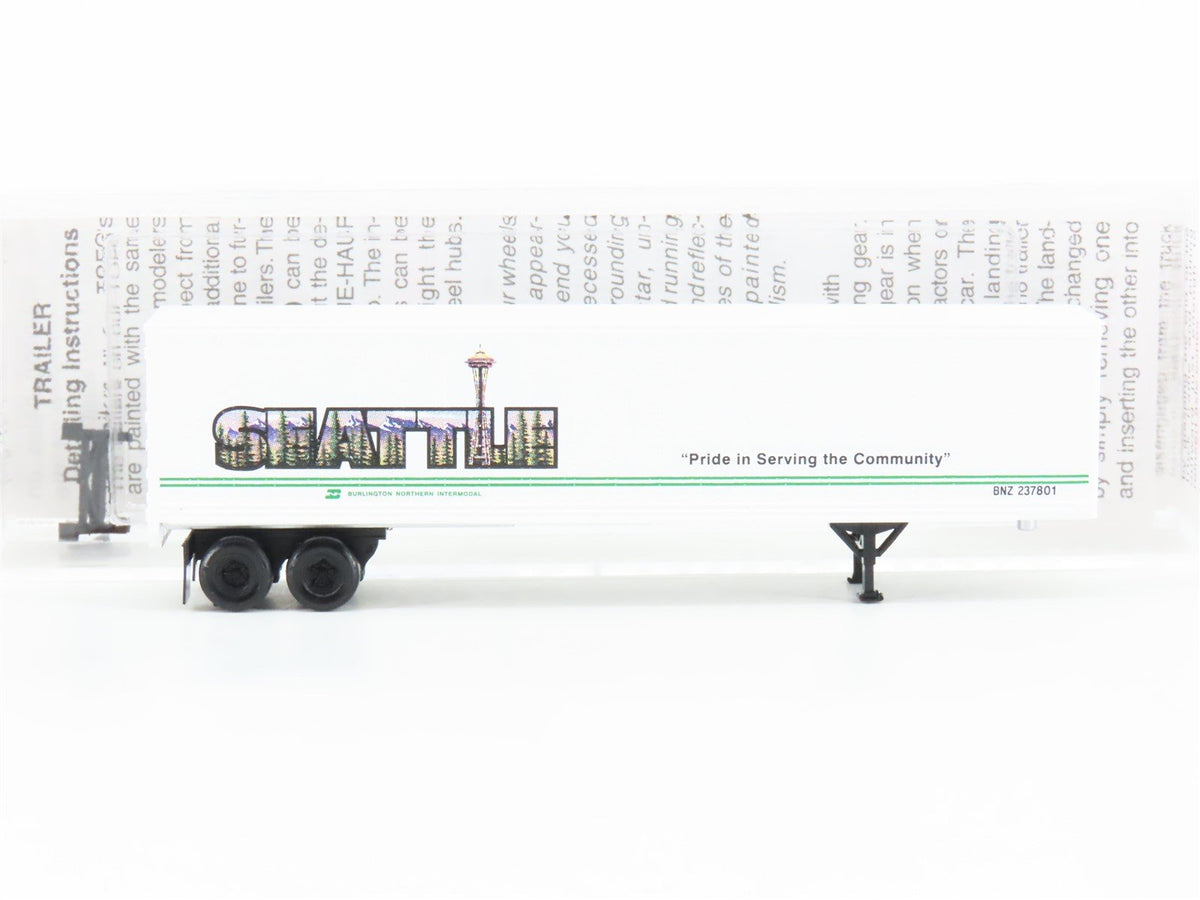 N Scale Micro-Trains MTL 67200 BNZ Intermodal Seattle 45&#39; Trailer #237801