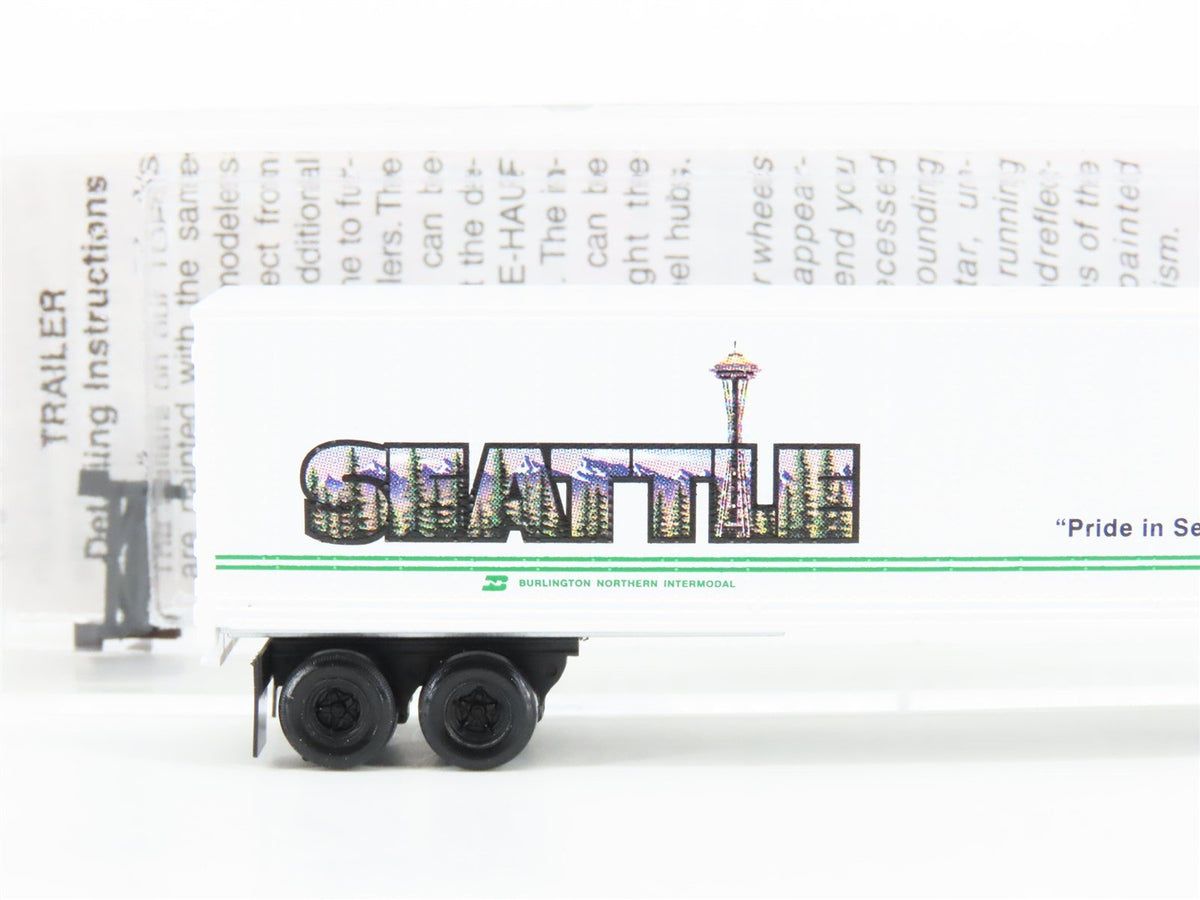 N Scale Micro-Trains MTL 67200 BNZ Intermodal Seattle 45&#39; Trailer #237801