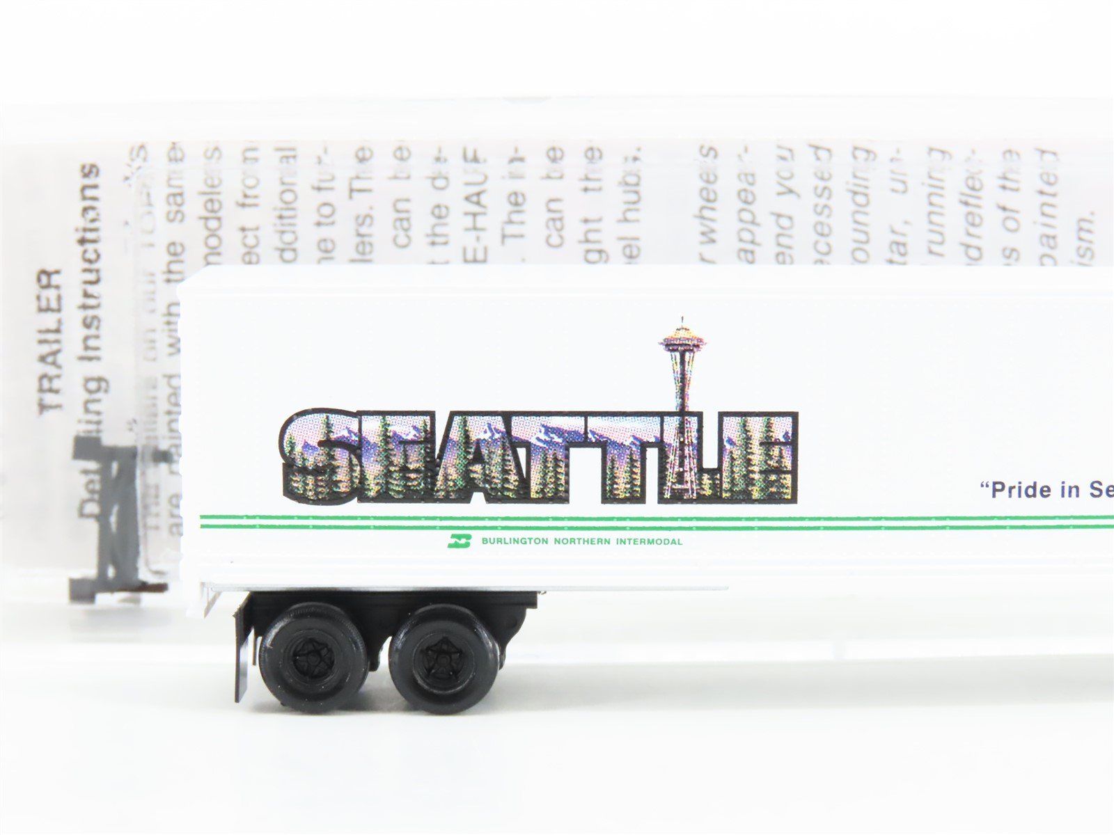 N Scale Micro-Trains MTL 67200 BNZ Intermodal Seattle 45' Trailer #237801