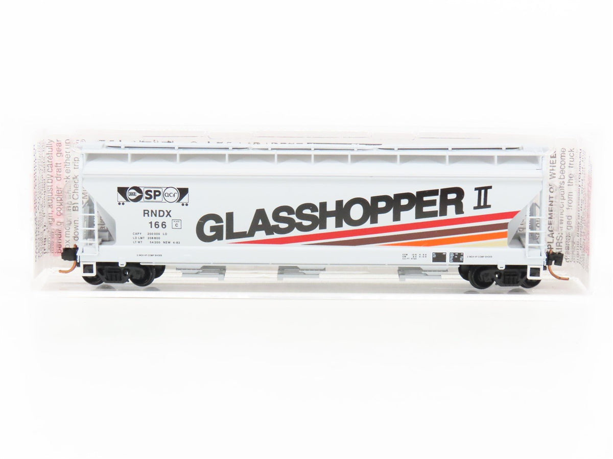 N Scale Micro-Trains MTL 09400240 RNDX Glasshopper 3-Bay Covered Hopper #166