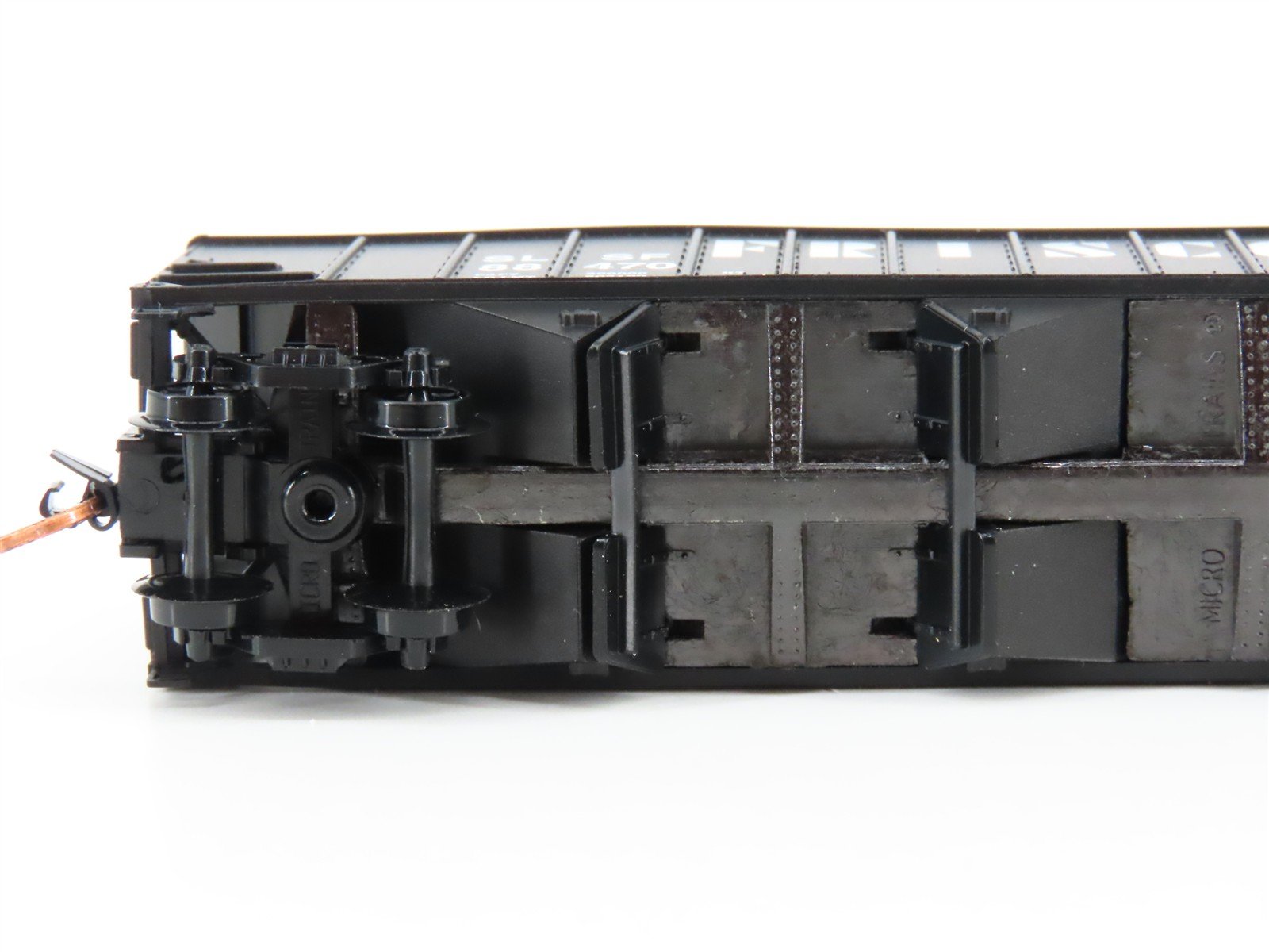 N Scale Micro-Trains MTL 10800170 SLSF 3 Bay Covered Hopper #88470 w/load