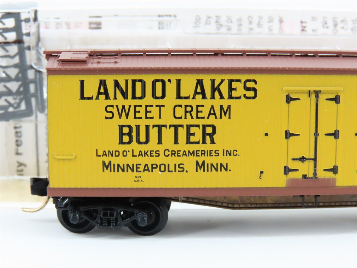 N Scale Micro-Trains MTL 49460 URTC Land O&#39; Lakes Butter 40&#39; Wood Reefer #10122