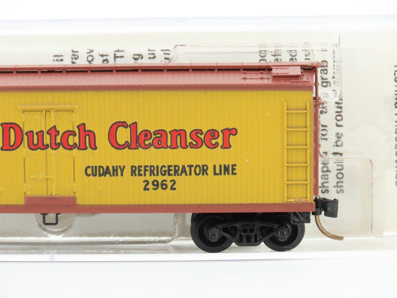 N Scale Micro-Trains MTL 49010 Old Dutch Cleanser 40' Wood Reefer #2962
