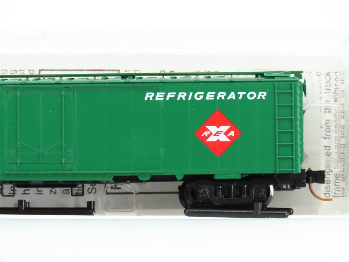 N Scale Micro-Trains MTL 52020 REX Railway Express Agency 52&#39; Reefer Car #7215