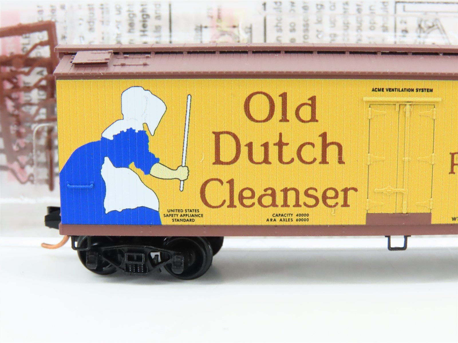 N Micro-Trains MTL 04900760 CRLX Cudahy Old Dutch Cleanser 40' Reefer #1001