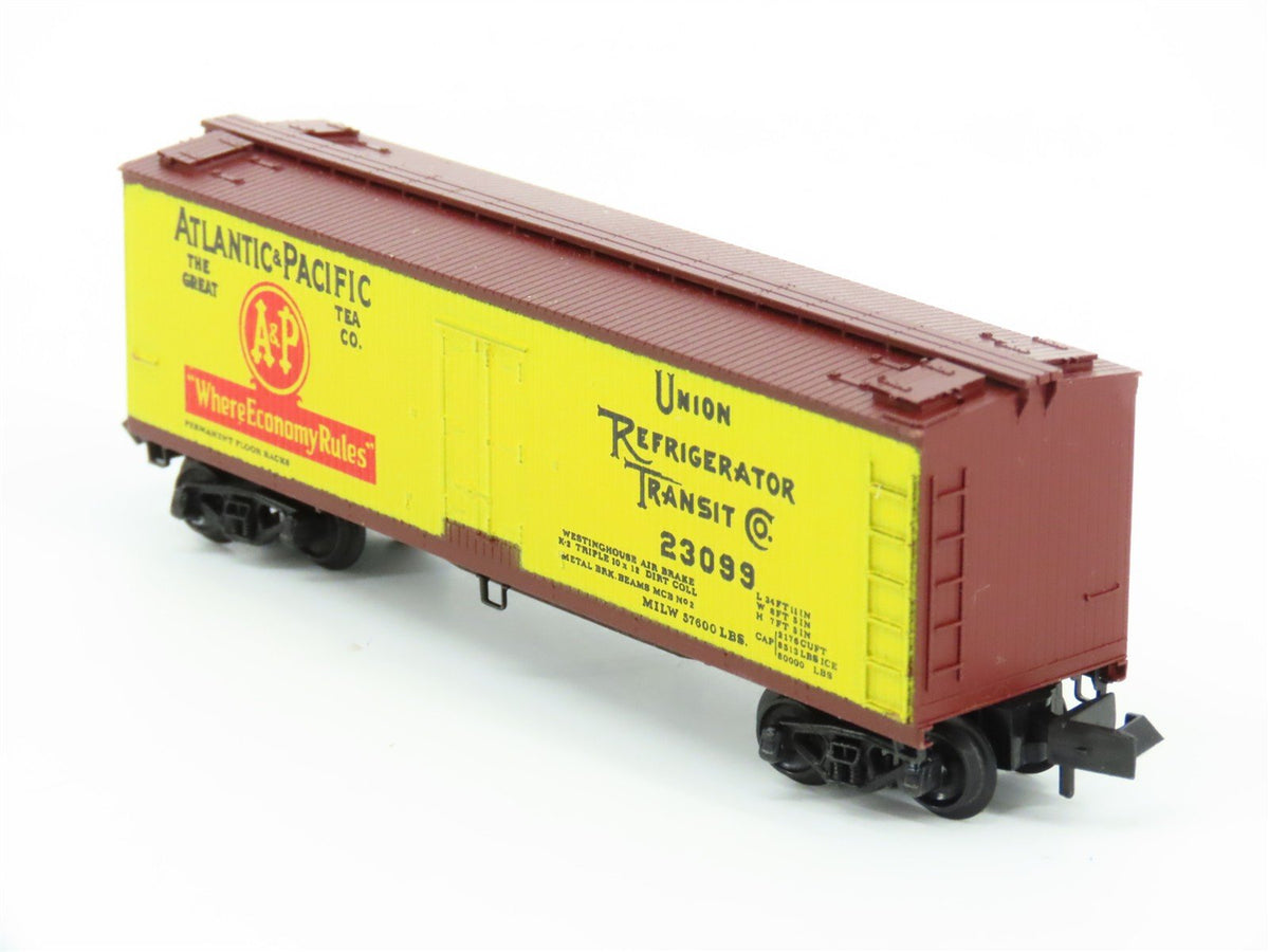 N Micro-Trains MTL/Kadee 47011 URTC A&amp;P Atlantic &amp; Pacific 40&#39; Reefer Car #23099