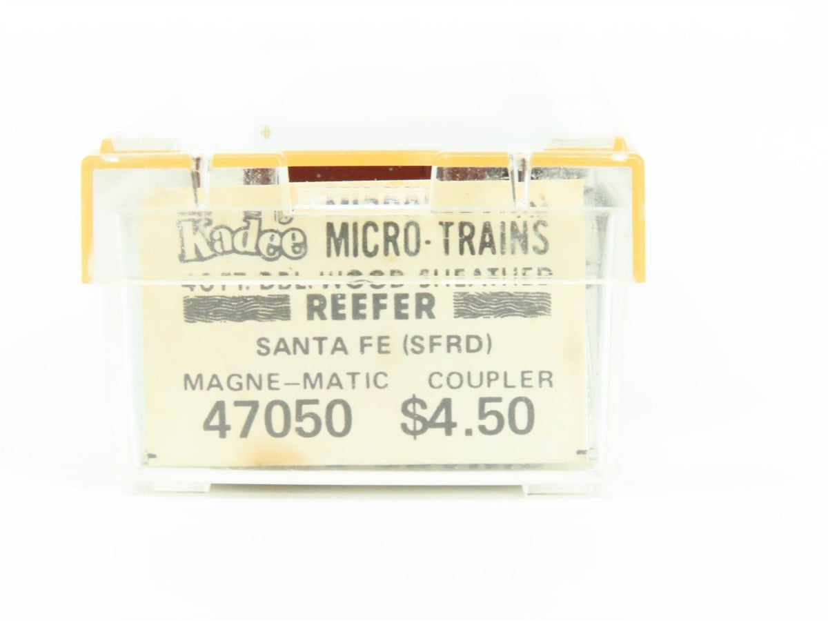 N Scale Micro-Trains MTL/Kadee 47050 SFRD Santa Fe 40&#39; Reefer Car #25910