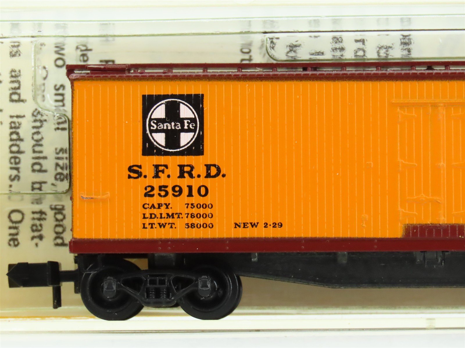 N Scale Micro-Trains MTL/Kadee 47051 SFRD Santa Fe 40' Reefer Car #25910