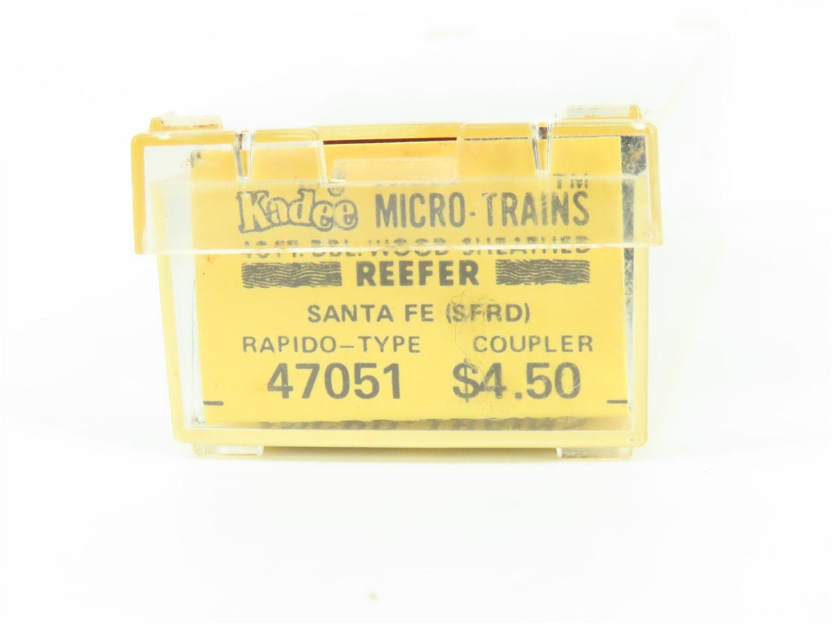 N Scale Micro-Trains MTL/Kadee 47051 SFRD Santa Fe 40&#39; Reefer Car #25910