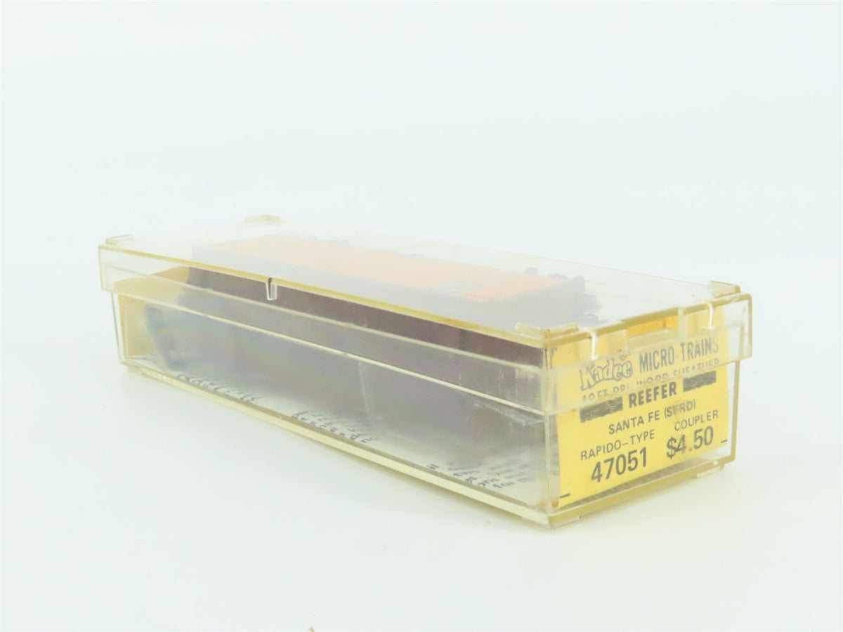 N Scale Micro-Trains MTL/Kadee 47051 SFRD Santa Fe 40&#39; Reefer Car #25910
