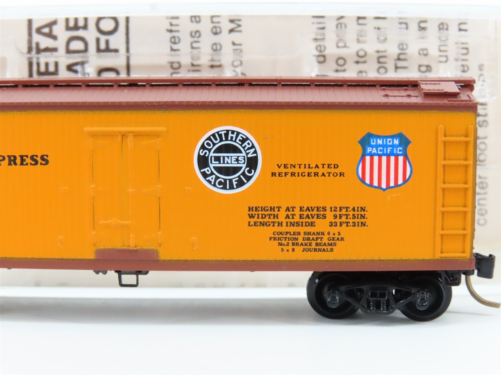 N Kadee Micro-Trains MTL 47060 SP UP PFE Pacific Fruit Express 40' Reefer #18943