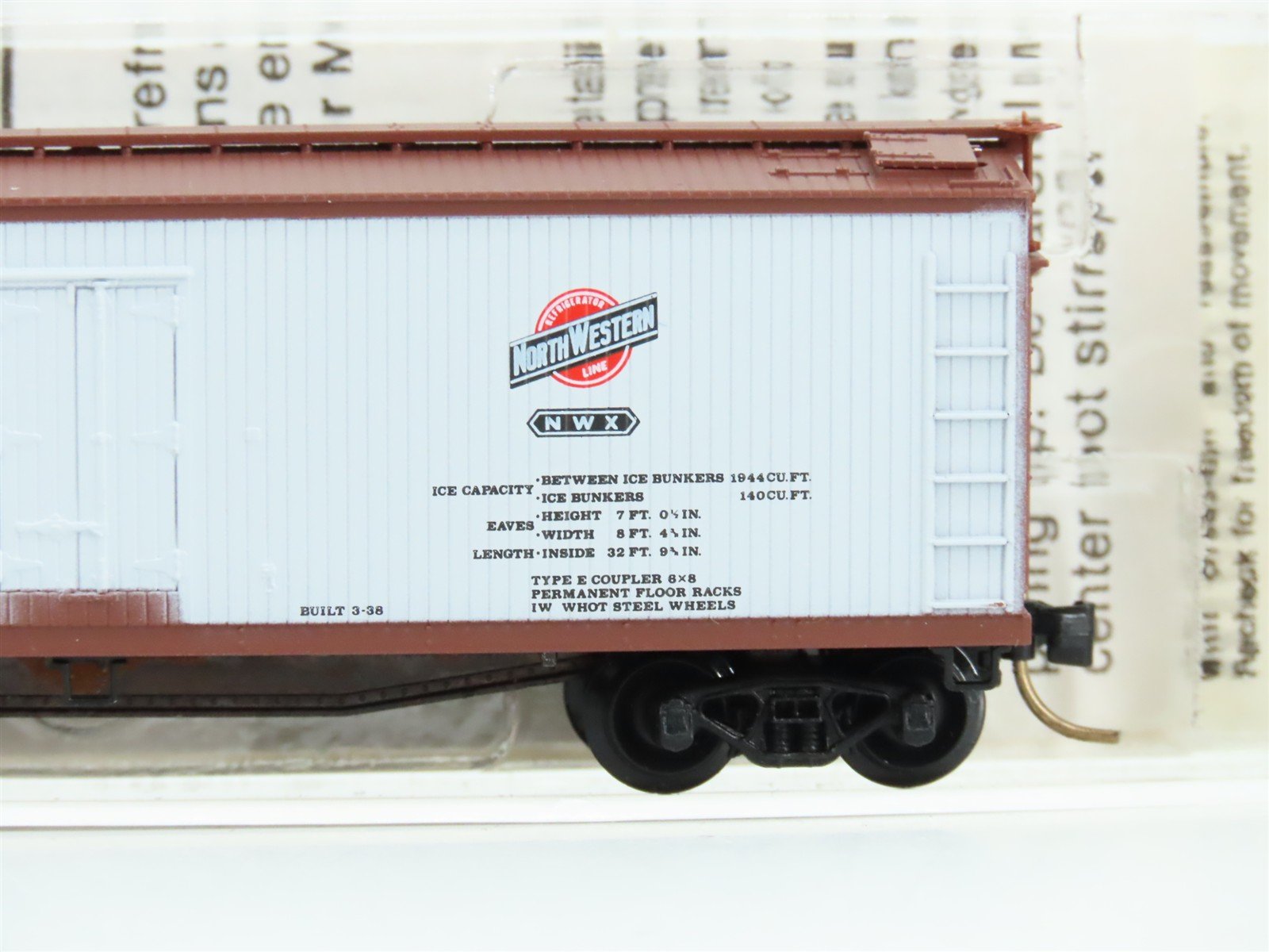 N Scale Micro-Trains MTL/Kadee 49170 NWX Northwestern 40' Wood Reefer #70160