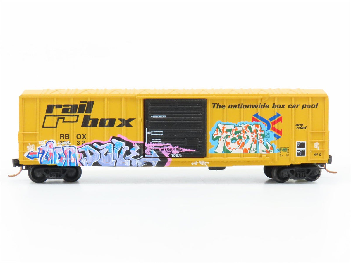 N Scale Micro-Trains MTL GCS RBOX Railbox &quot;Blue Bird&quot; Boxcar #31032 w/ Graffiti