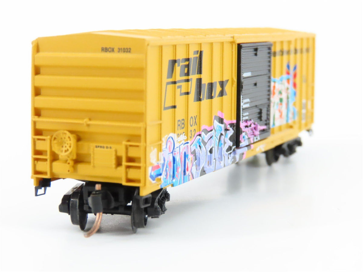 N Scale Micro-Trains MTL GCS RBOX Railbox &quot;Blue Bird&quot; Boxcar #31032 w/ Graffiti