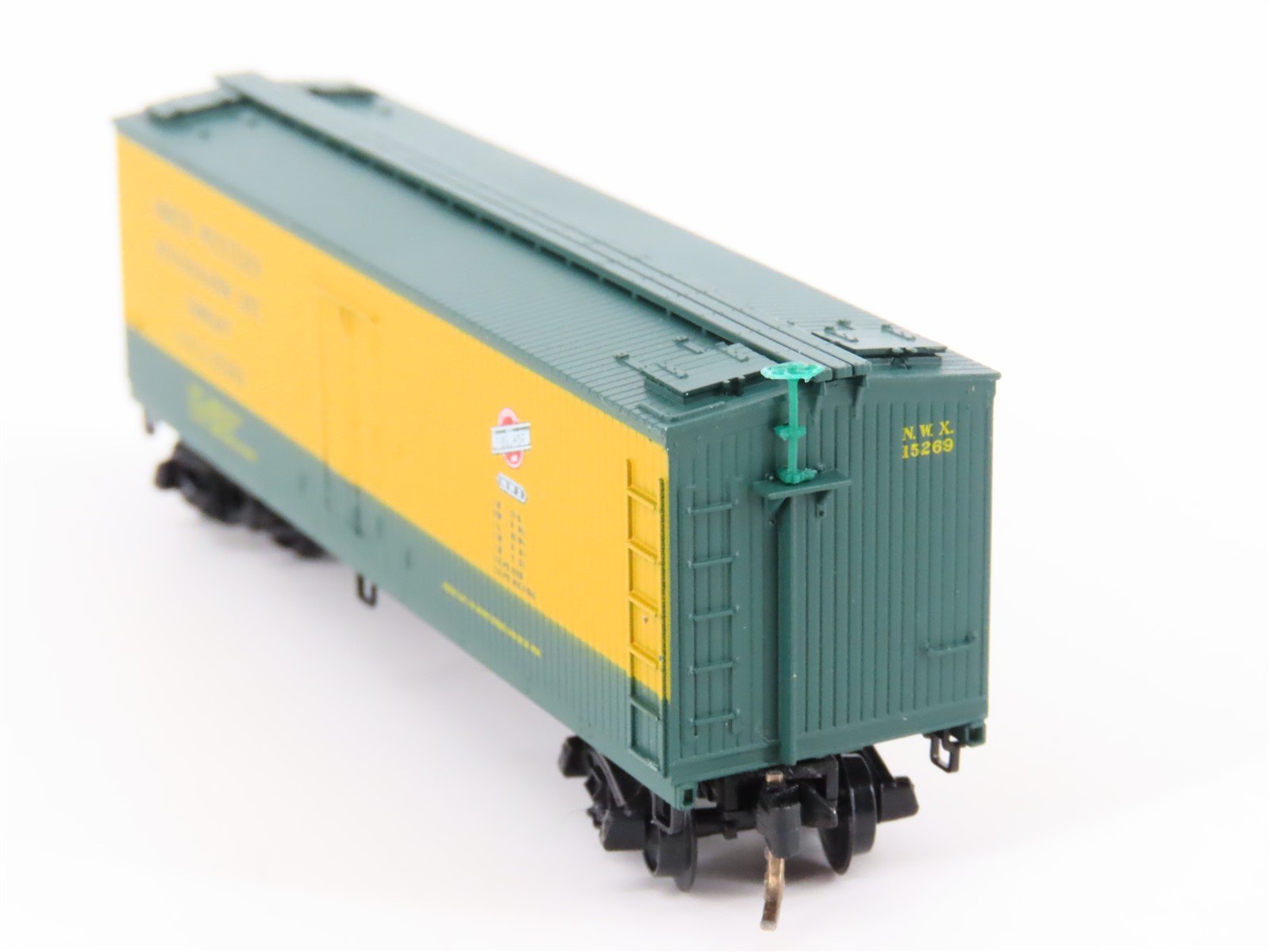 N Scale Kadee Micro-Trains MTL 49270 NWX North Western 40' Wood Reefer #15269