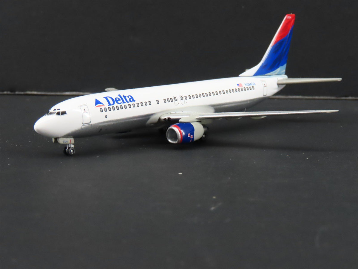 1:400 Dragon Wings Premiere 55246 Die-Cast Delta Shuttle Boeing 737-832 Airliner