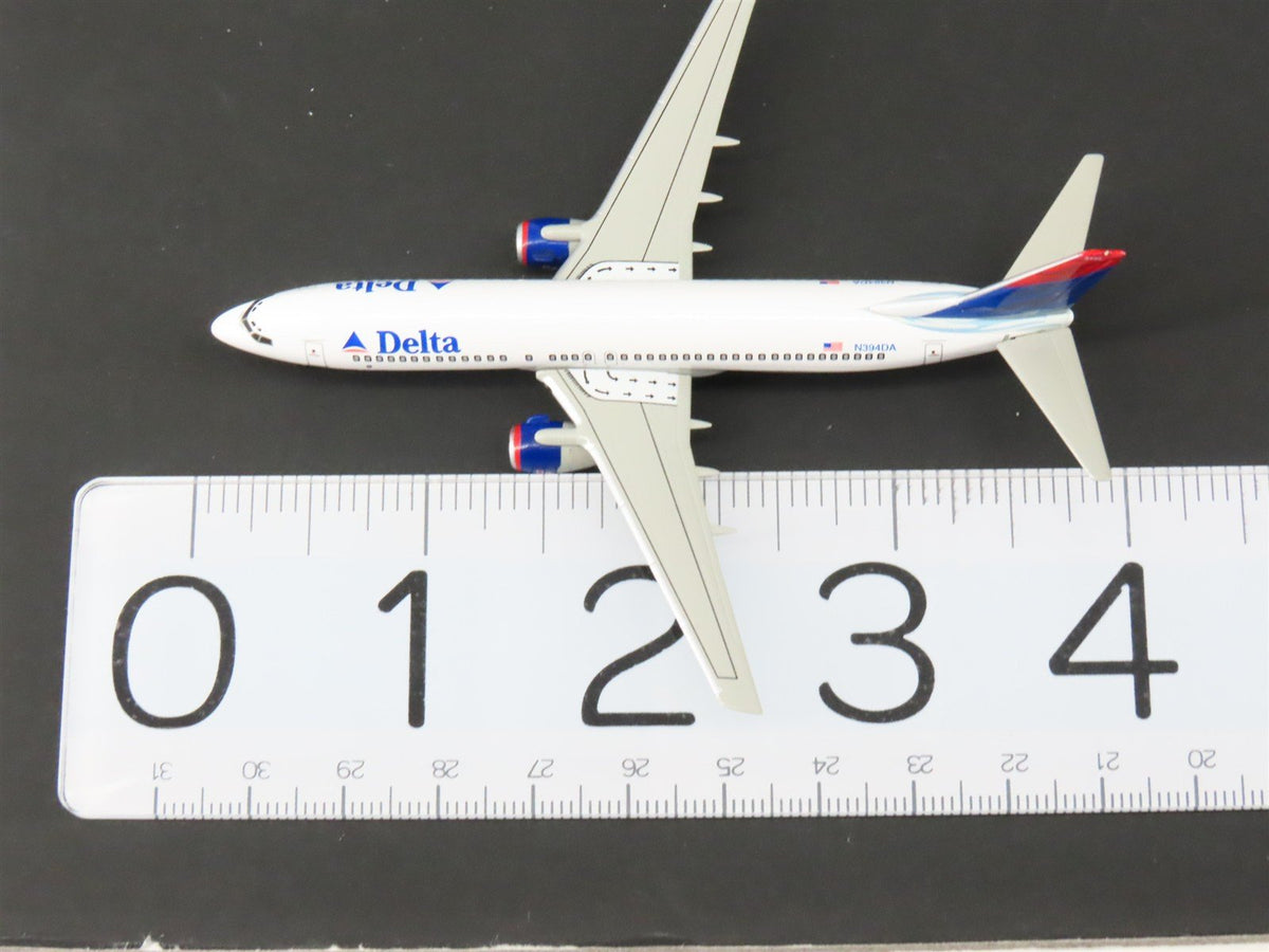 1:400 Dragon Wings Premiere 55246 Die-Cast Delta Shuttle Boeing 737-832 Airliner