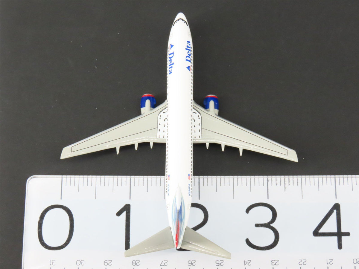 1:400 Dragon Wings Premiere 55246 Die-Cast Delta Shuttle Boeing 737-832 Airliner