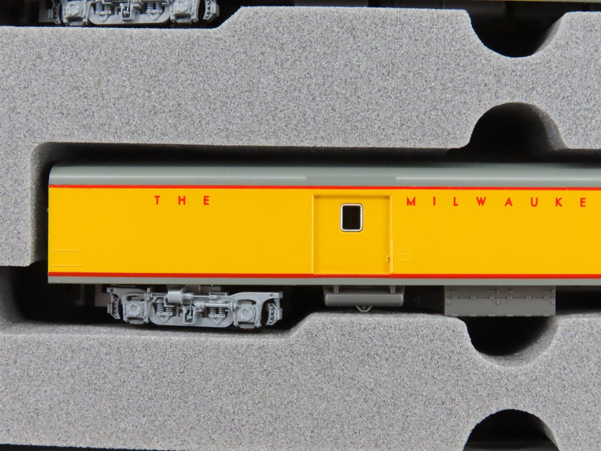 N Scale KATO 106-012 MILW Milwaukee Road / Streamliner Passenger Car Set of 6