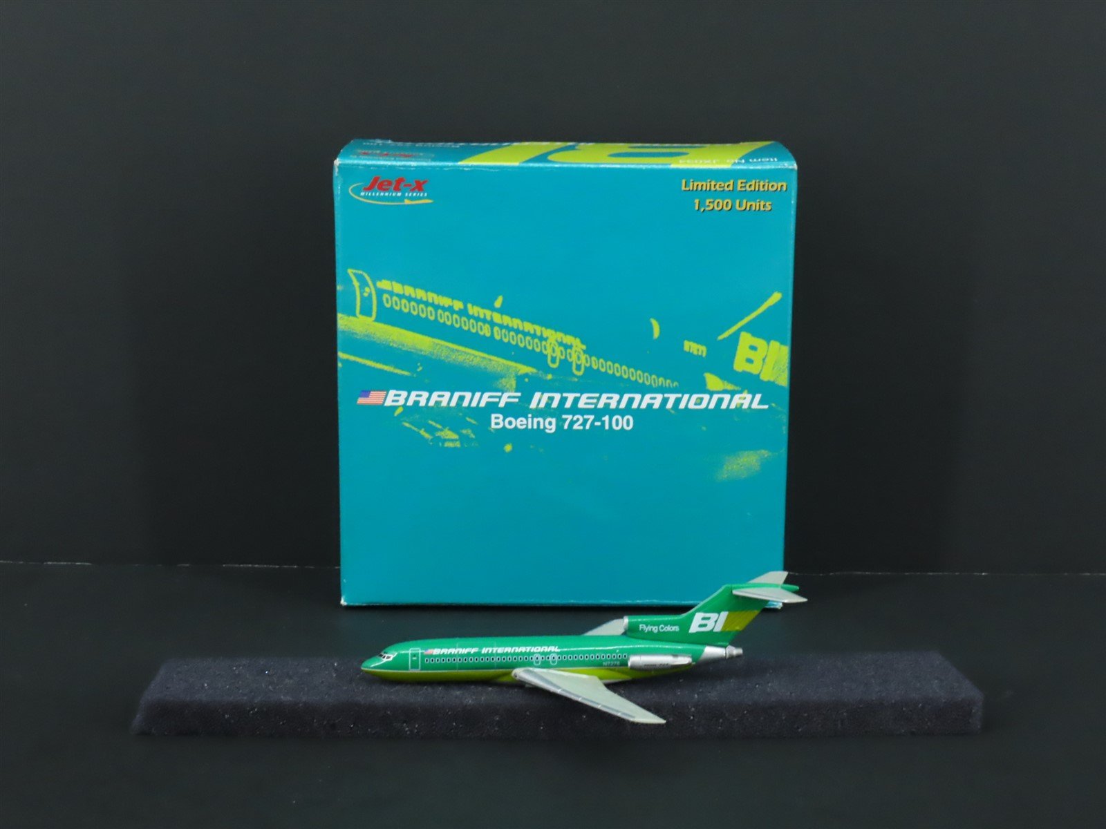 1:400 JETX Millennium Series JX034 Die-Cast Braniff B727-100 Airliner