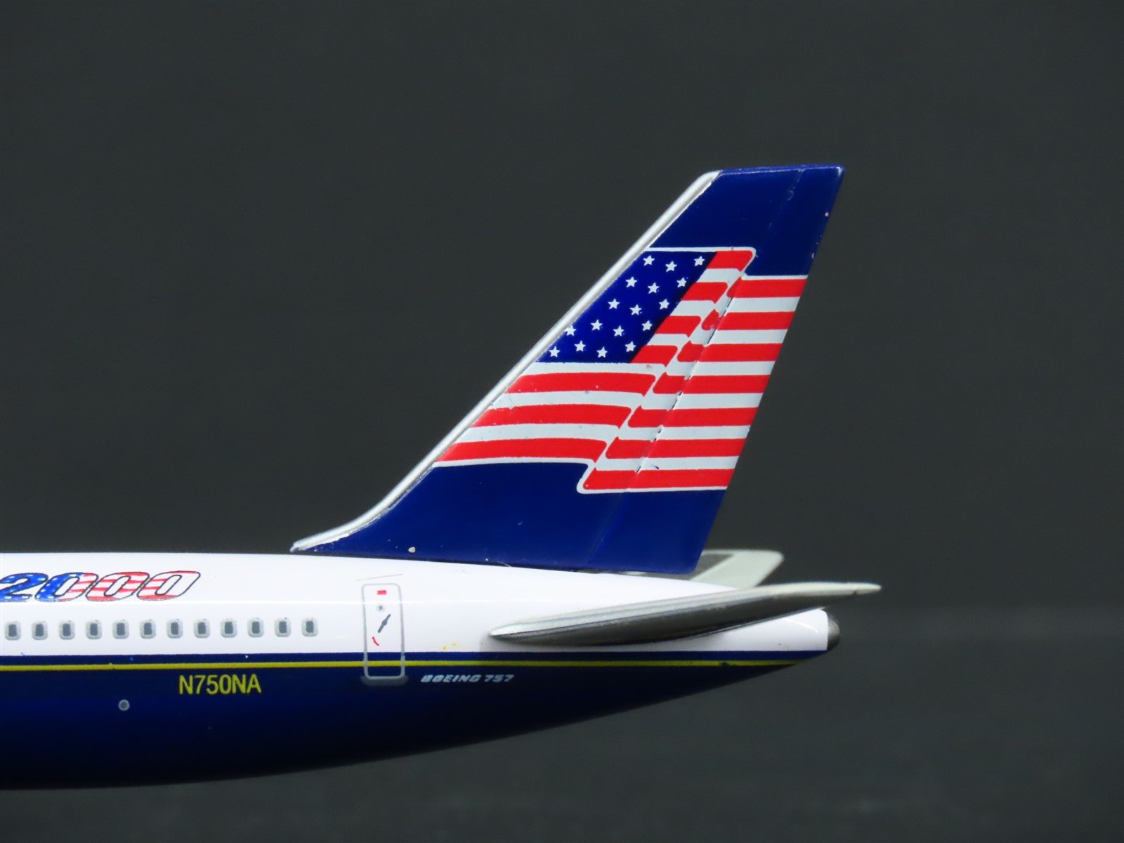 1:400 Dragon Wings Premiere 55450 Die-Cast North American B757-200 Airliner