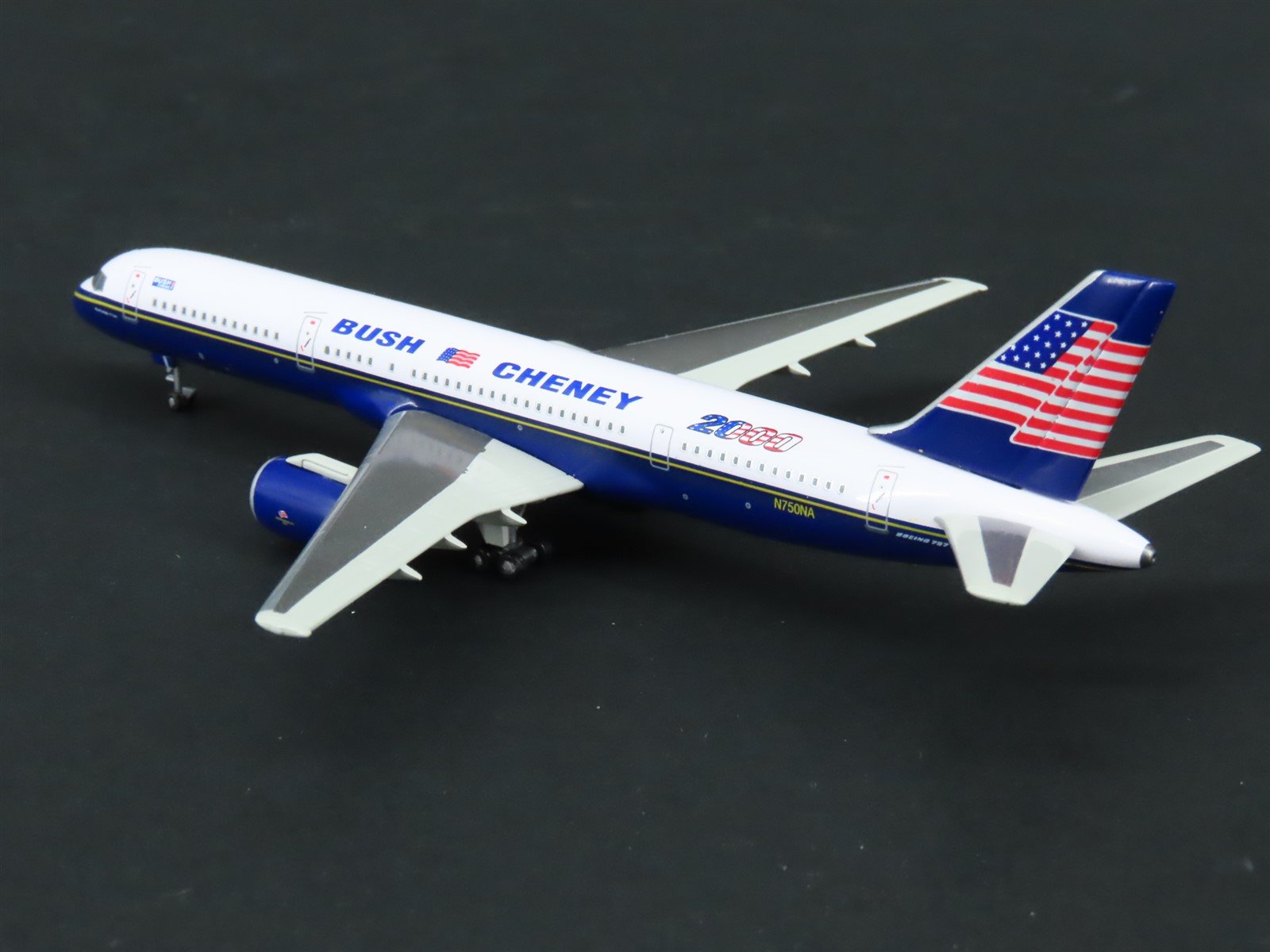 1:400 Dragon Wings Premiere 55450 Die-Cast North American B757-200 Airliner