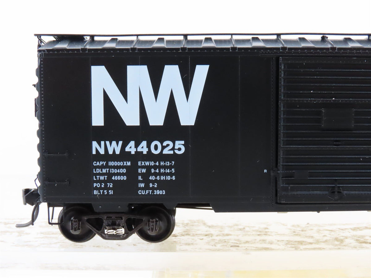 HO Scale Kadee 5004 NW Norfolk &amp; Western Railroad 40&#39; Single Door Box Car #44025