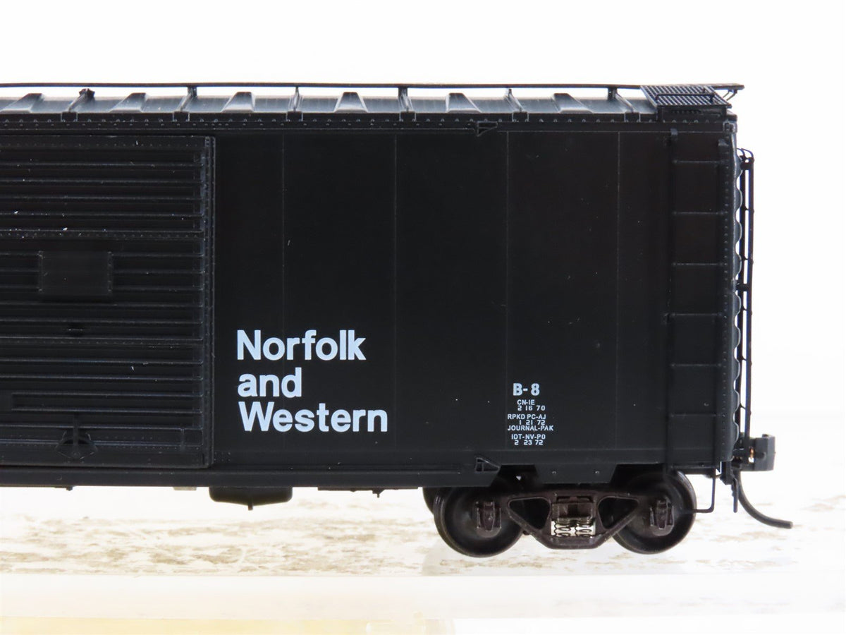 HO Scale Kadee 5004 NW Norfolk &amp; Western Railroad 40&#39; Single Door Box Car #44025