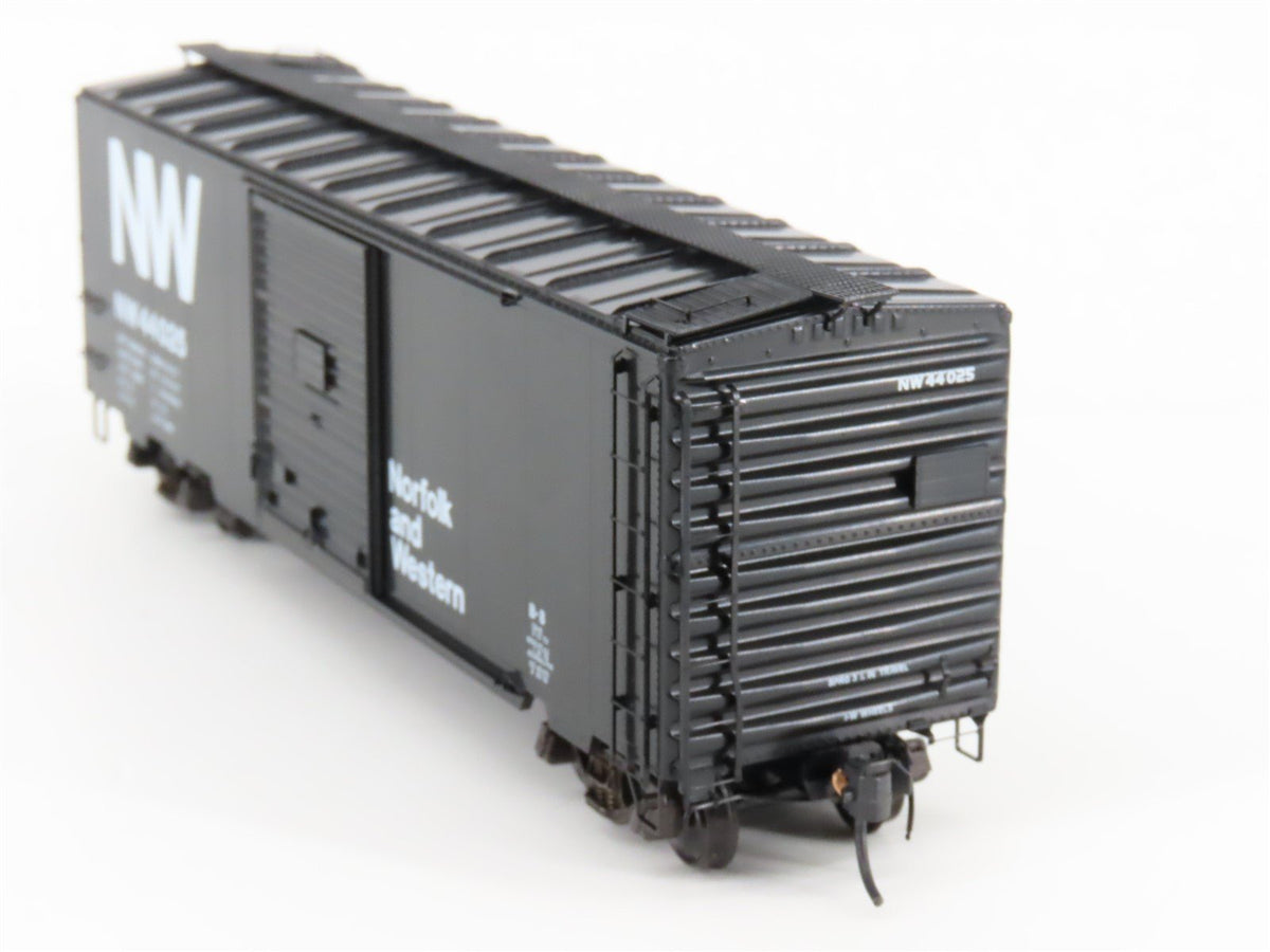 HO Scale Kadee 5004 NW Norfolk &amp; Western Railroad 40&#39; Single Door Box Car #44025