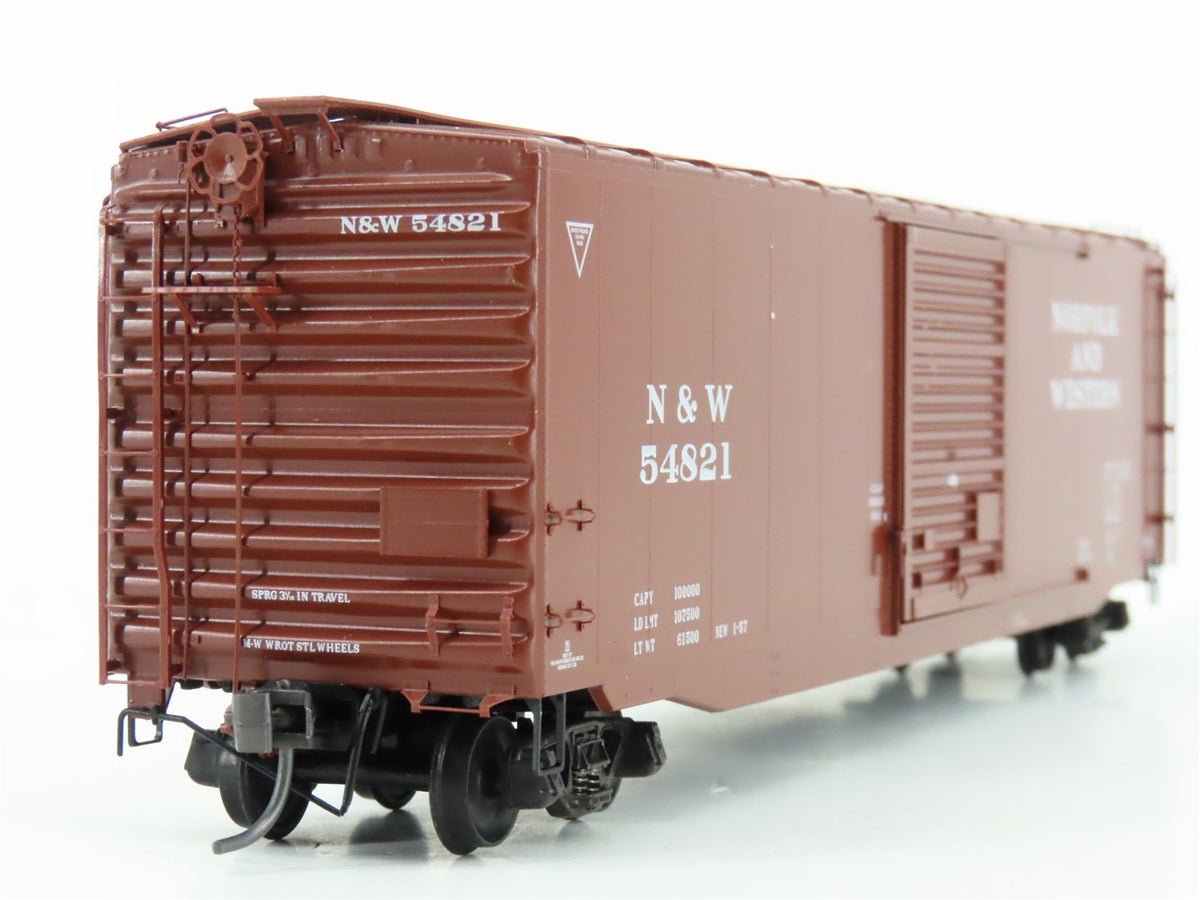 HO Scale Kadee 6005 N&amp;W Norfolk &amp; Western 50&#39; Single Door Box Car #54821