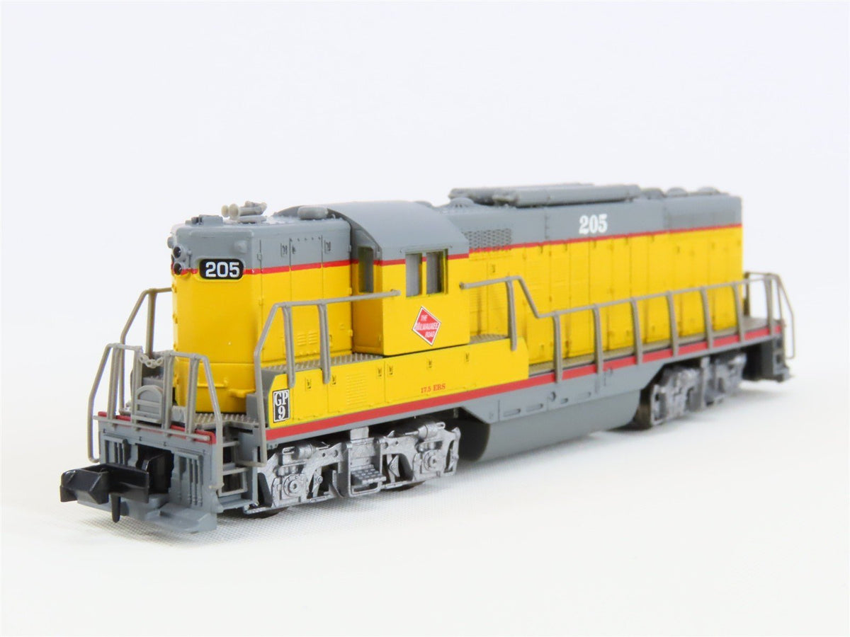 N Scale Atlas 48411 MILW MIlwaukee Road &quot;UP Paint&quot; EMD GP9TT Diesel #205