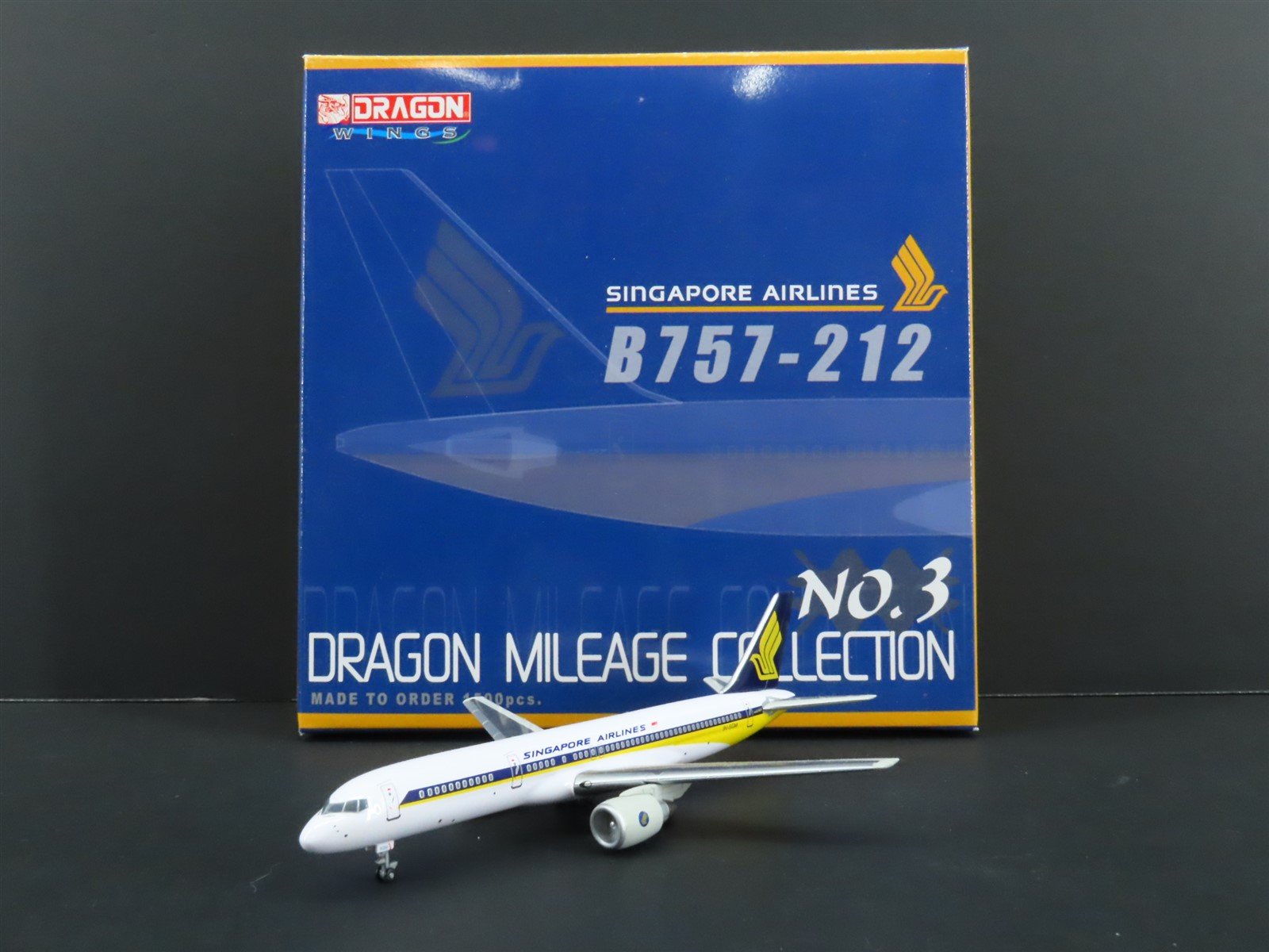 1:400 Dragon Wings 55398 Die-Cast Singapore Airlines Boeing 757-212 Airliner