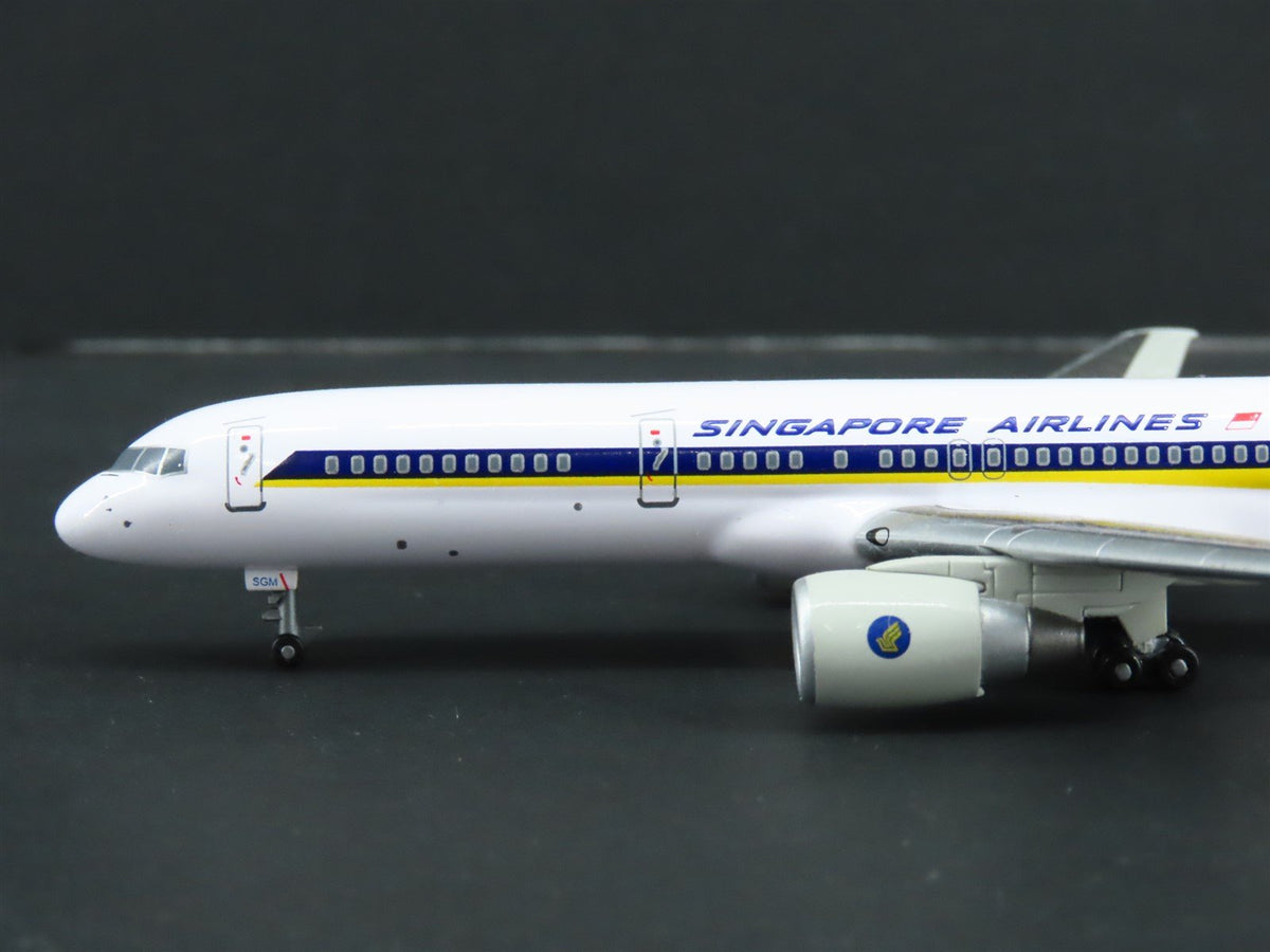 1:400 Dragon Wings 55398 Die-Cast Singapore Airlines Boeing 757-212 Airliner