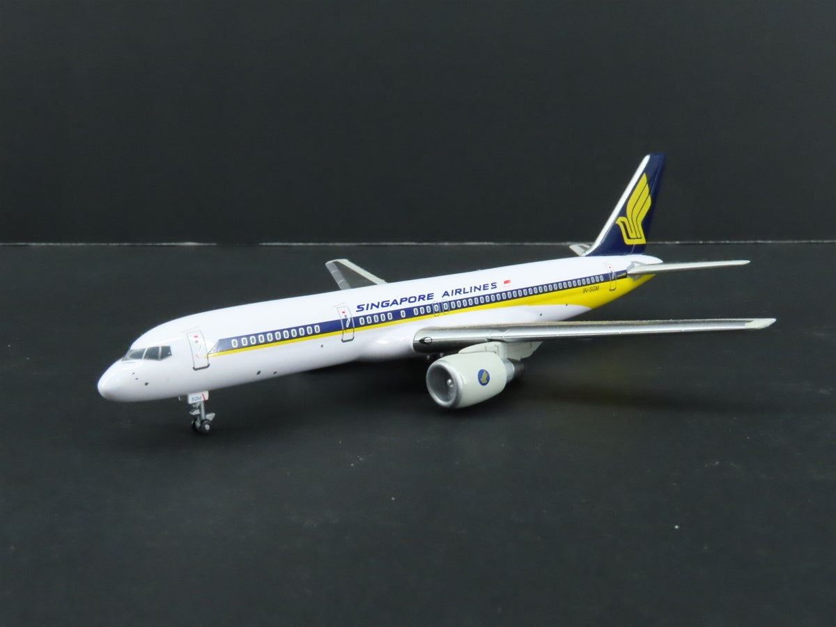 1:400 Dragon Wings 55398 Die-Cast Singapore Airlines Boeing 757-212 Airliner