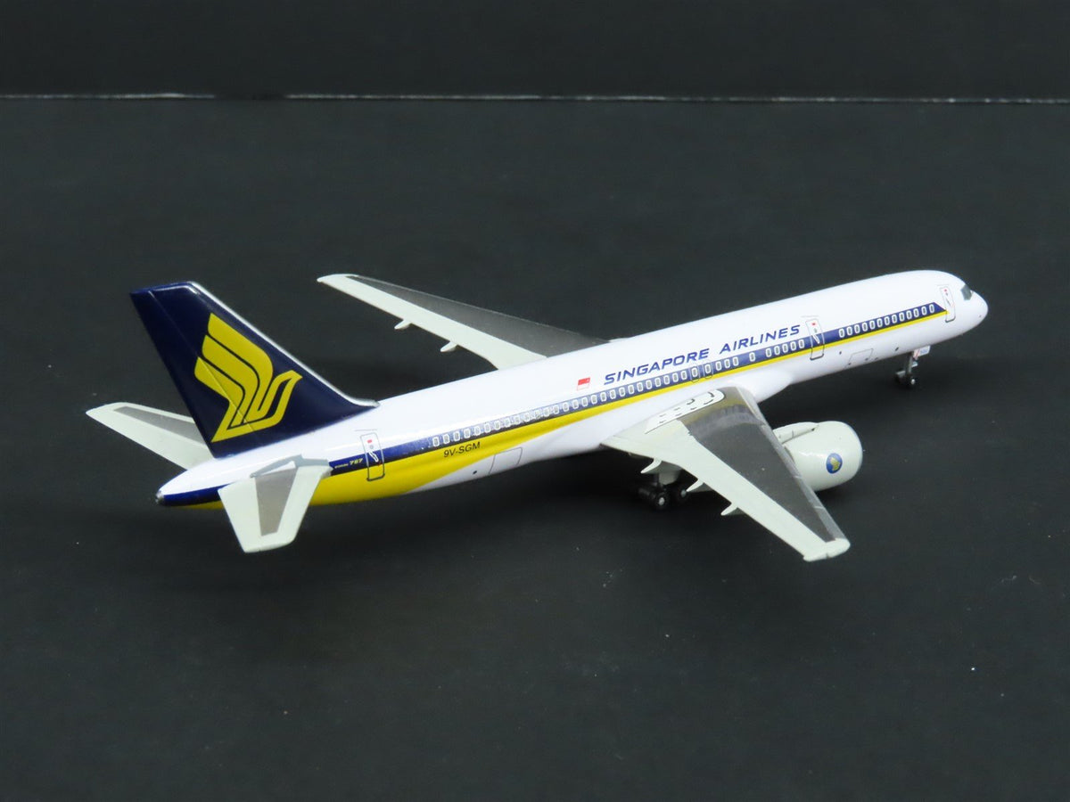 1:400 Dragon Wings 55398 Die-Cast Singapore Airlines Boeing 757-212 Airliner